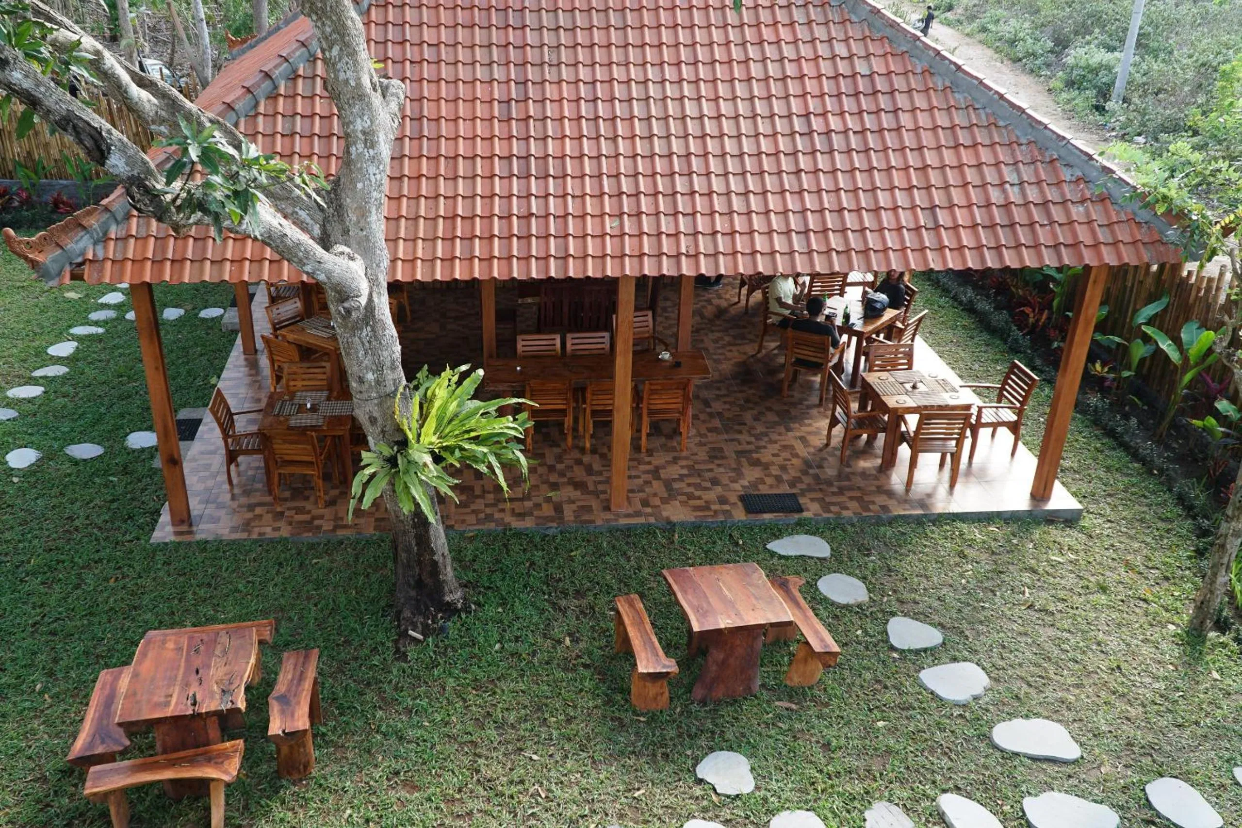 Restaurant/places to eat in Seno Guesthouse & Cafe