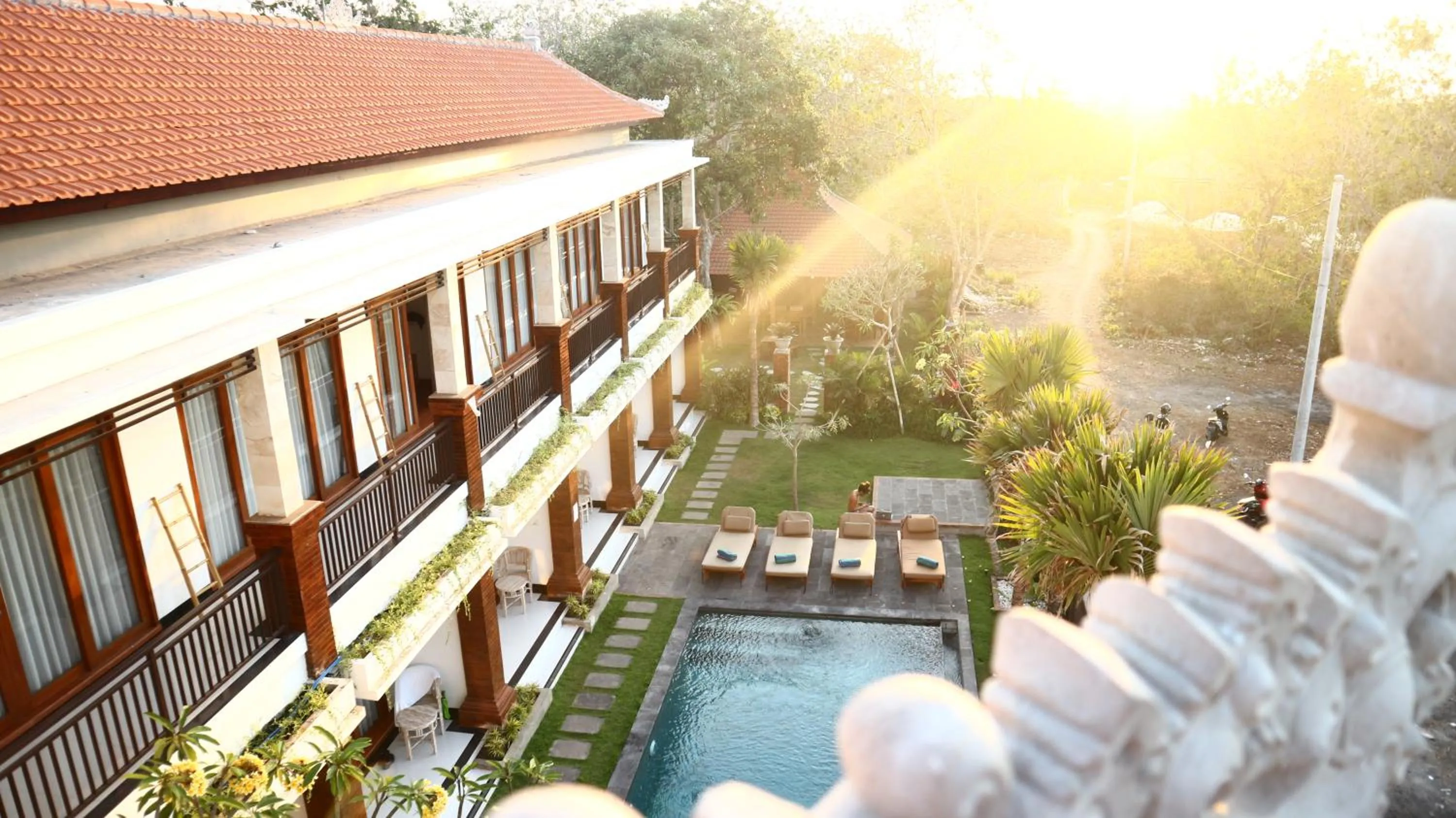 Property building in Seno Guesthouse & Cafe