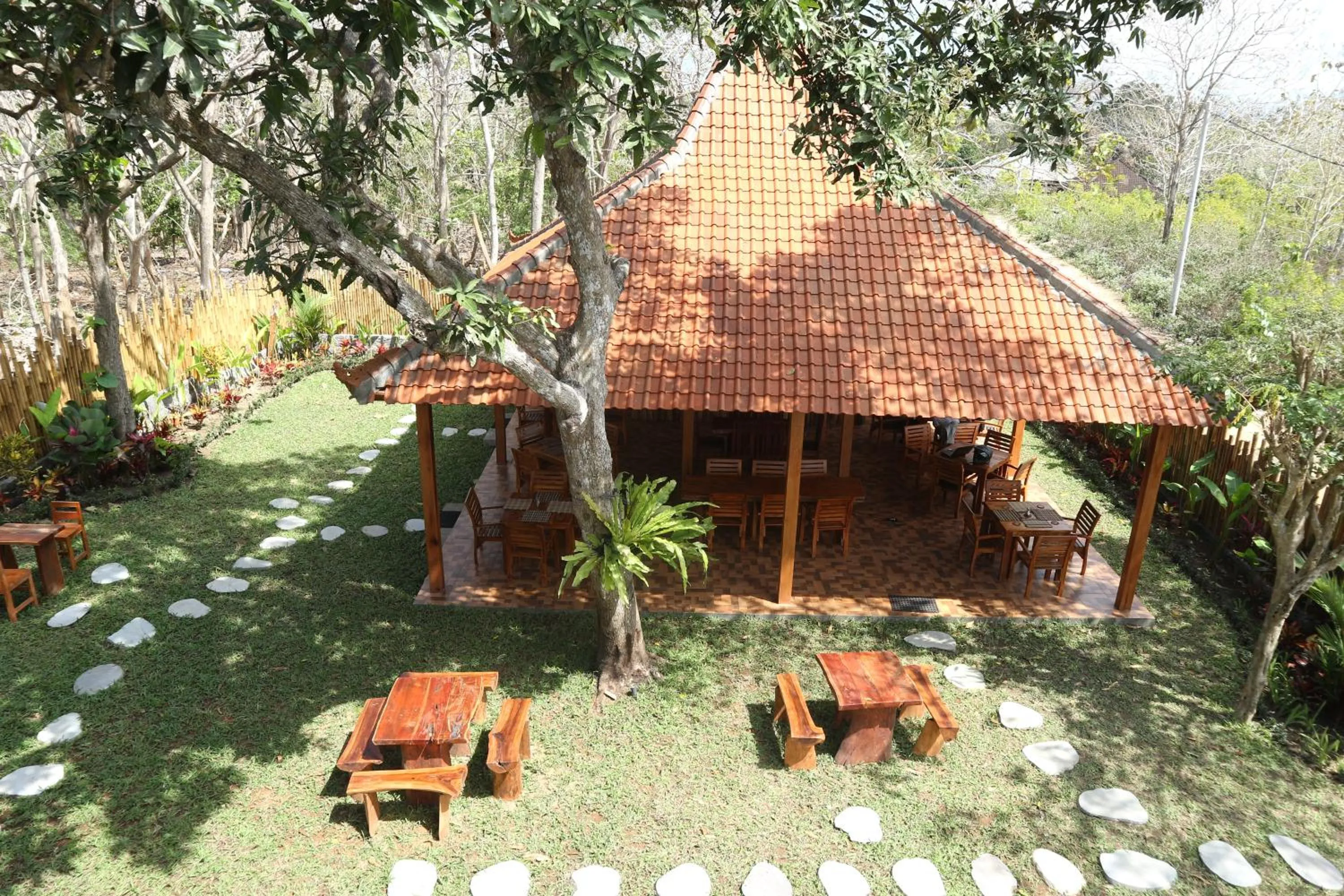 Restaurant/places to eat in Seno Guesthouse & Cafe