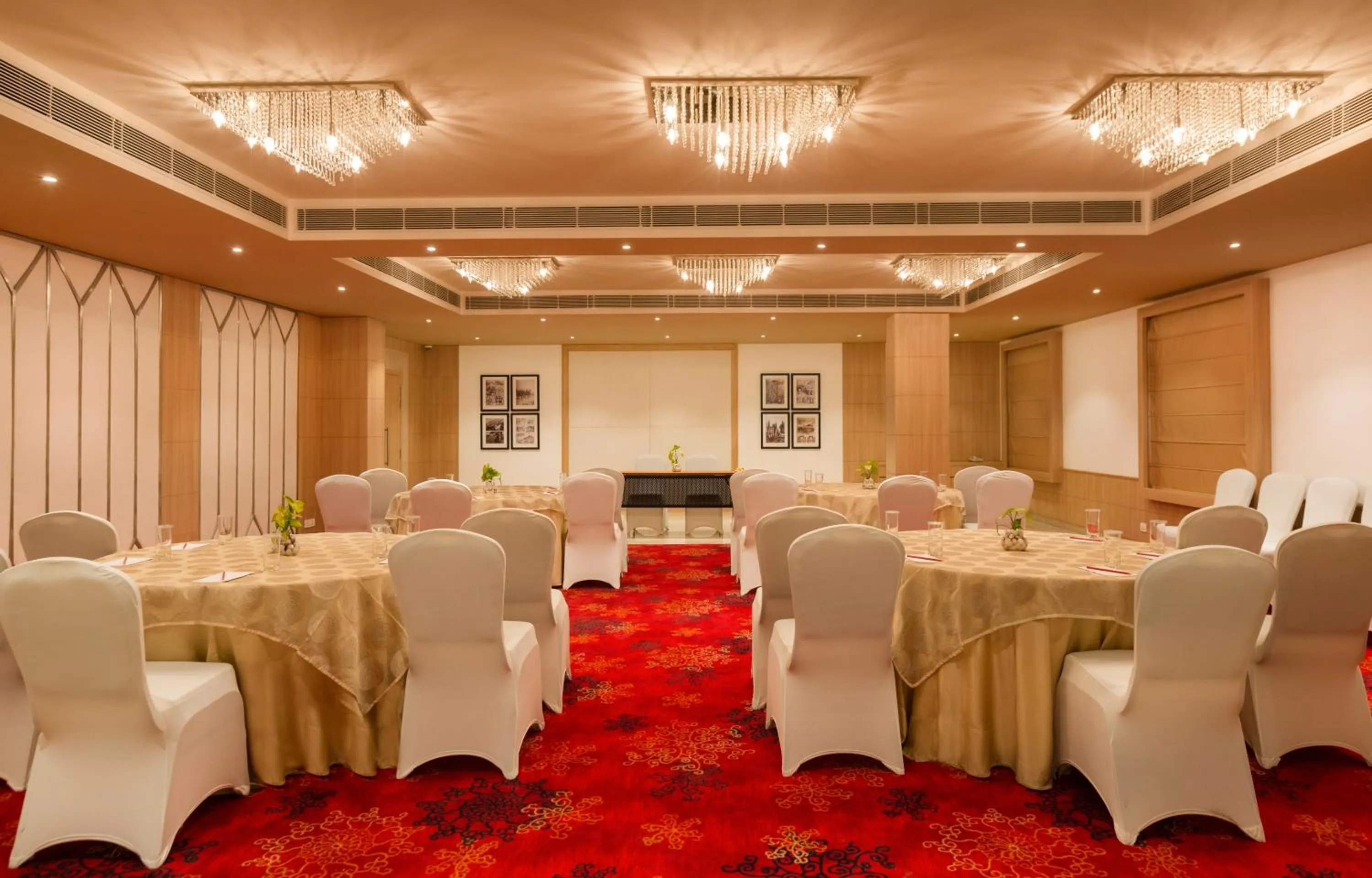 Banquet/Function facilities in Red Fox by Lemon Tree Hotels, Dehradun