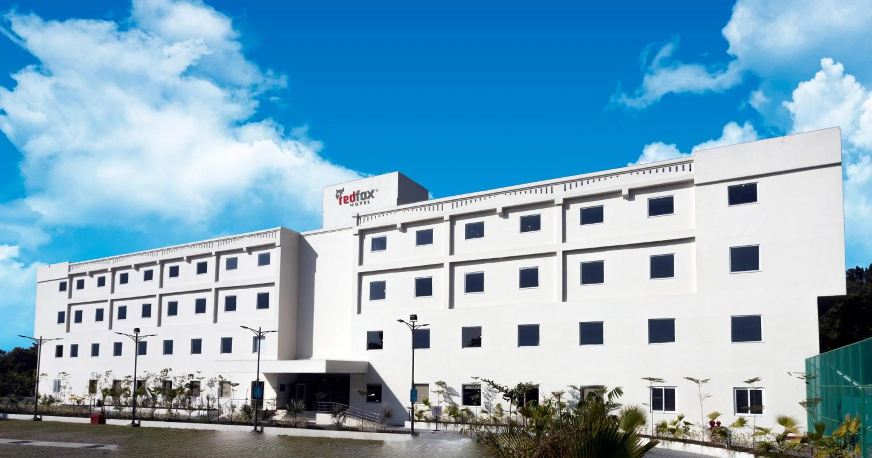 Facade/entrance in Red Fox by Lemon Tree Hotels, Dehradun