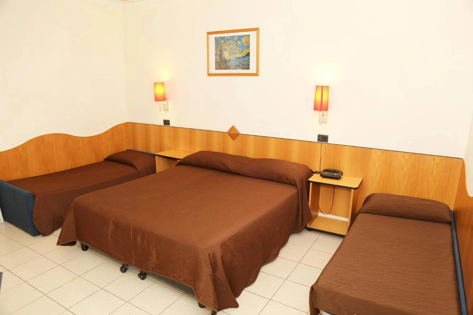 Bed in Hotel Meranda