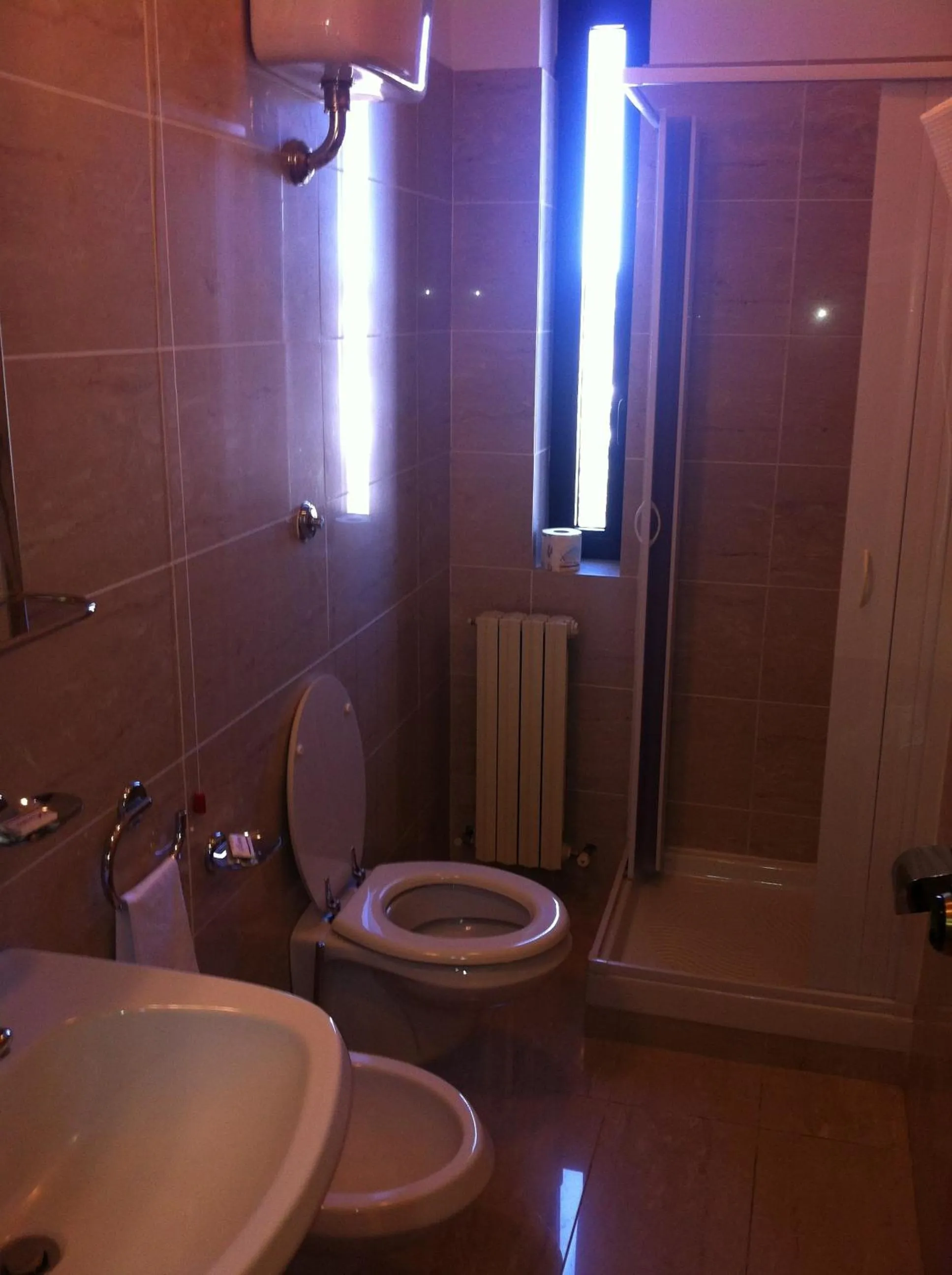 Bathroom in Hotel Meranda