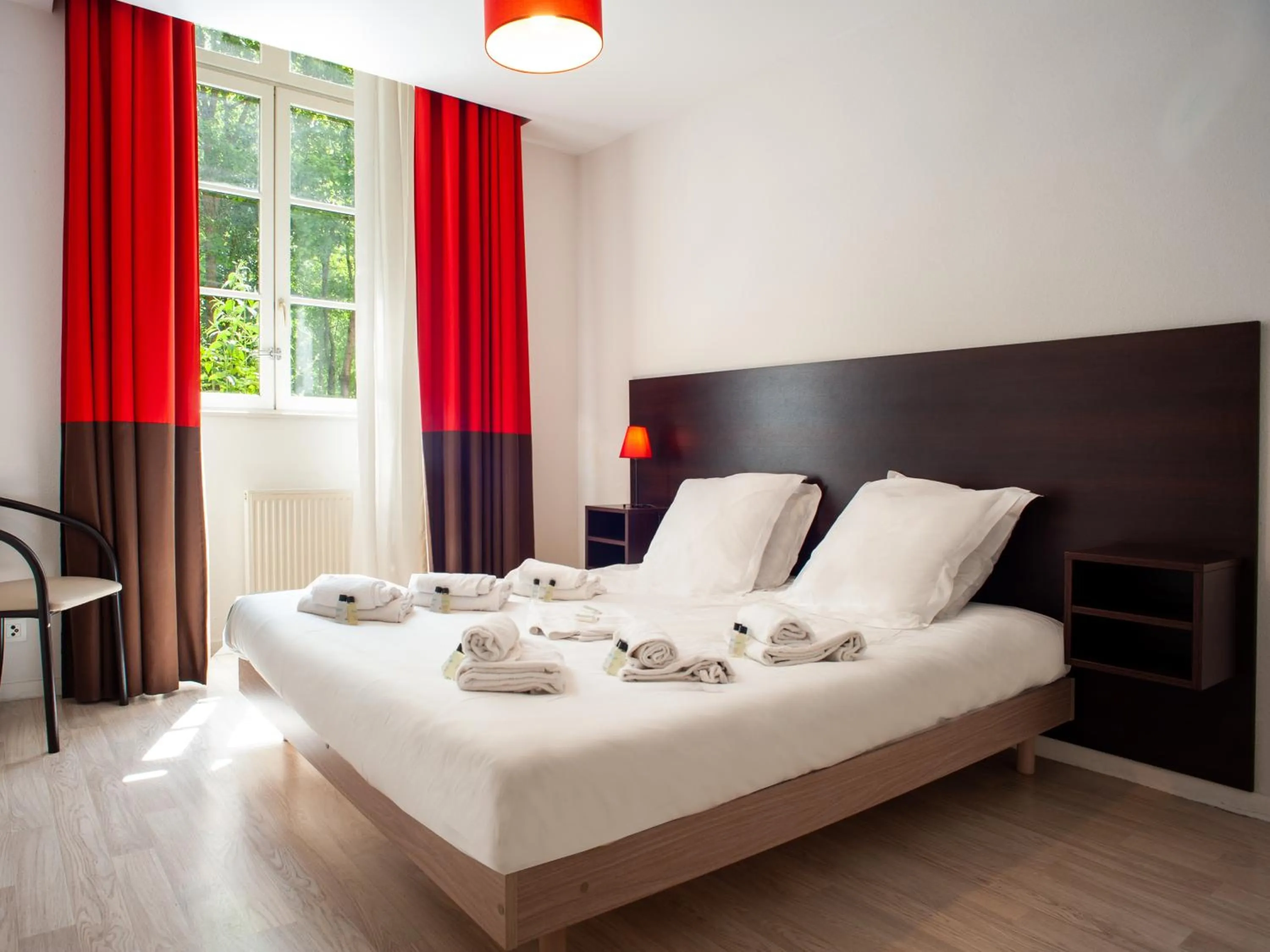 Bedroom, Bed in Résidence Vacancéole - Duguesclin