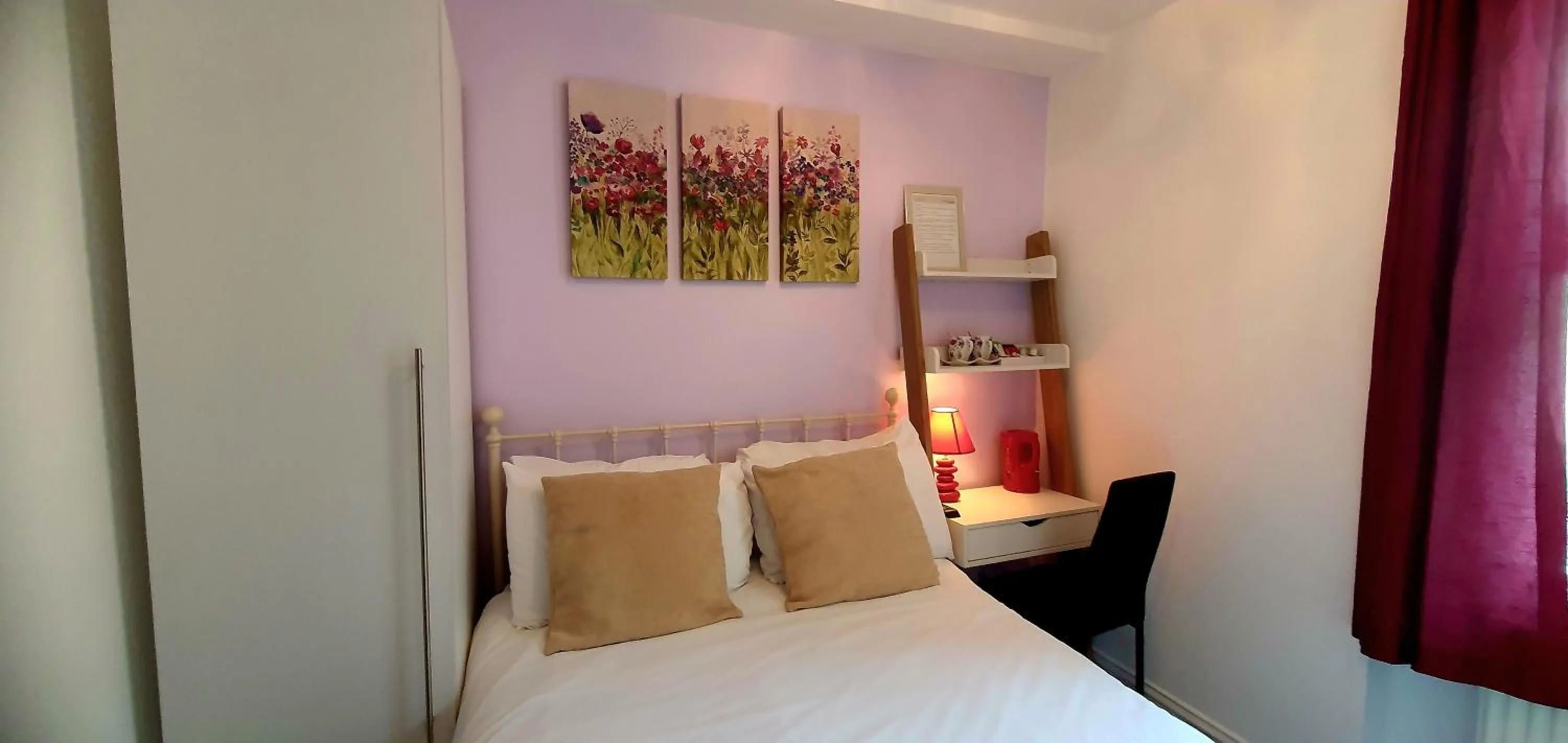 Bed in Grand Pier Guest House