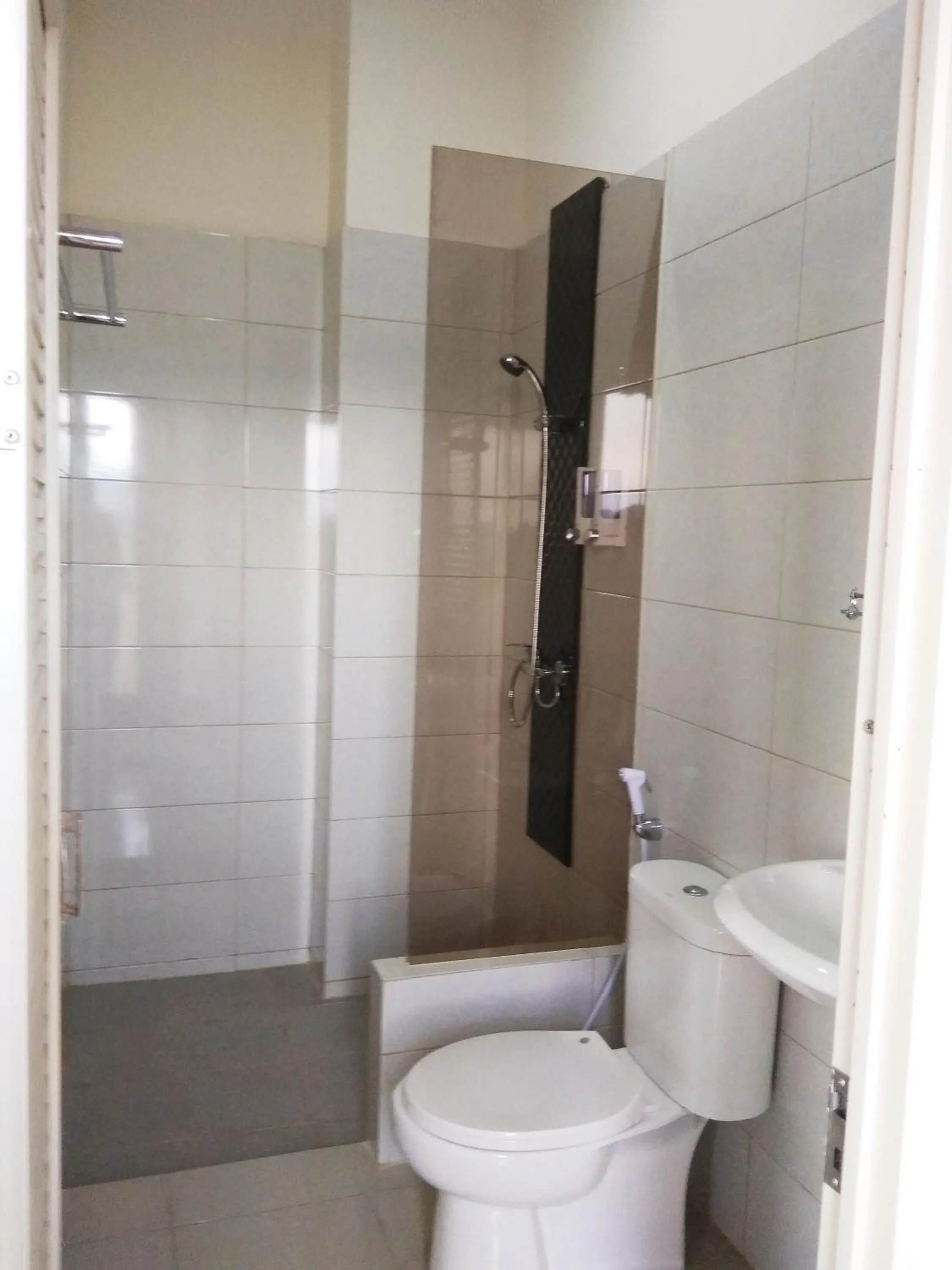 Bathroom in GK Gallery Rumah Sewa