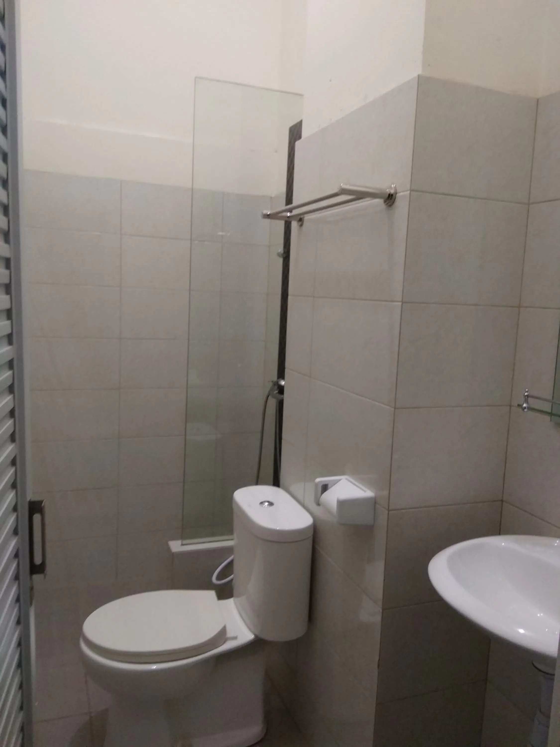 Bathroom in GK Gallery Rumah Sewa