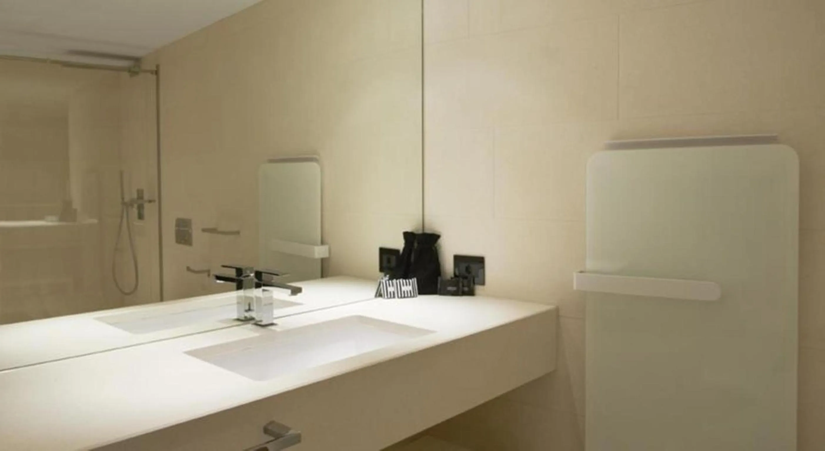 Shower in Hotel Gabbani