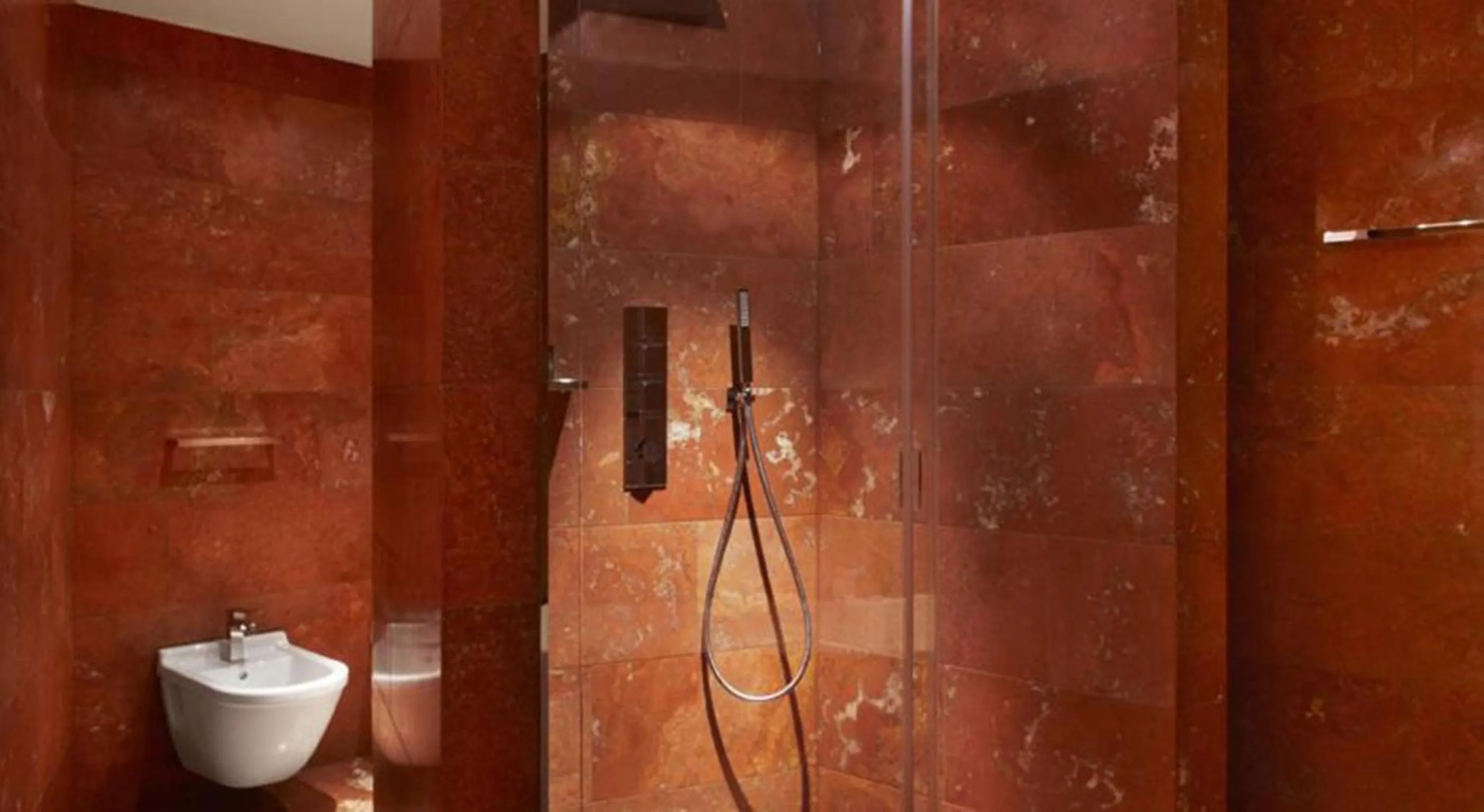 Shower in Hotel Gabbani