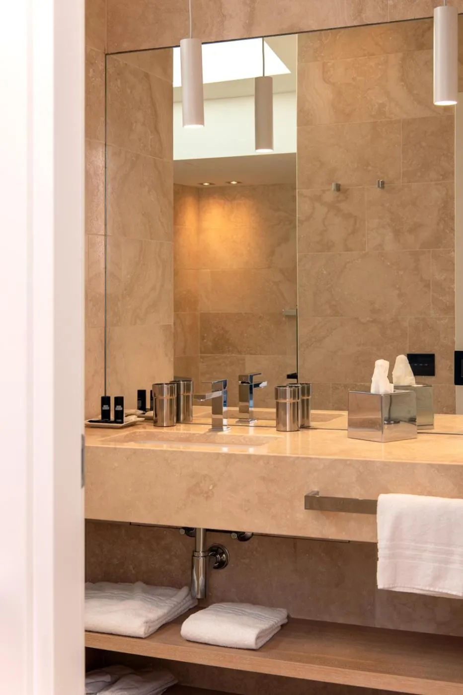 Shower in Hotel Gabbani