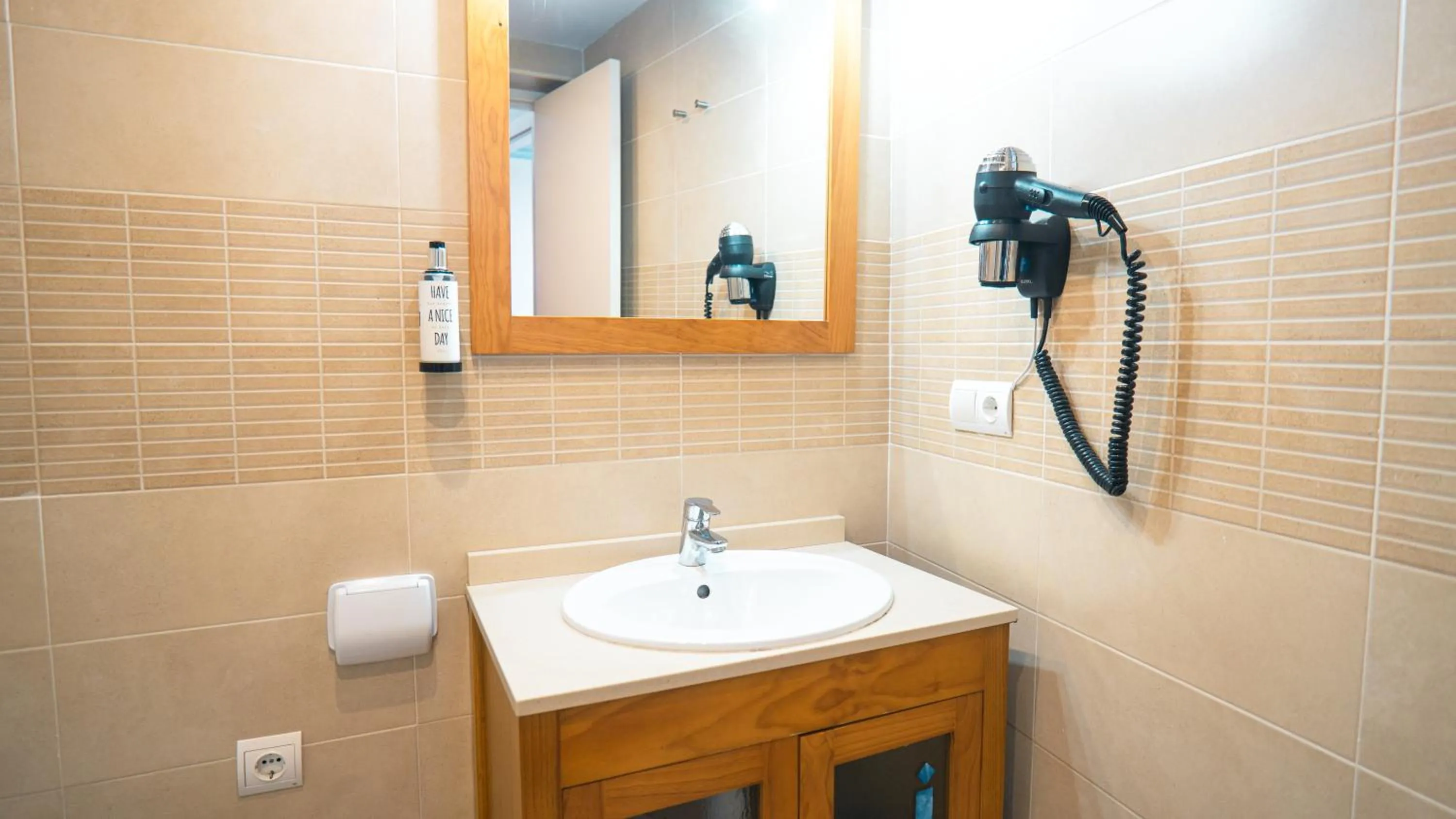 Bathroom in Smartr Madrid Atocha