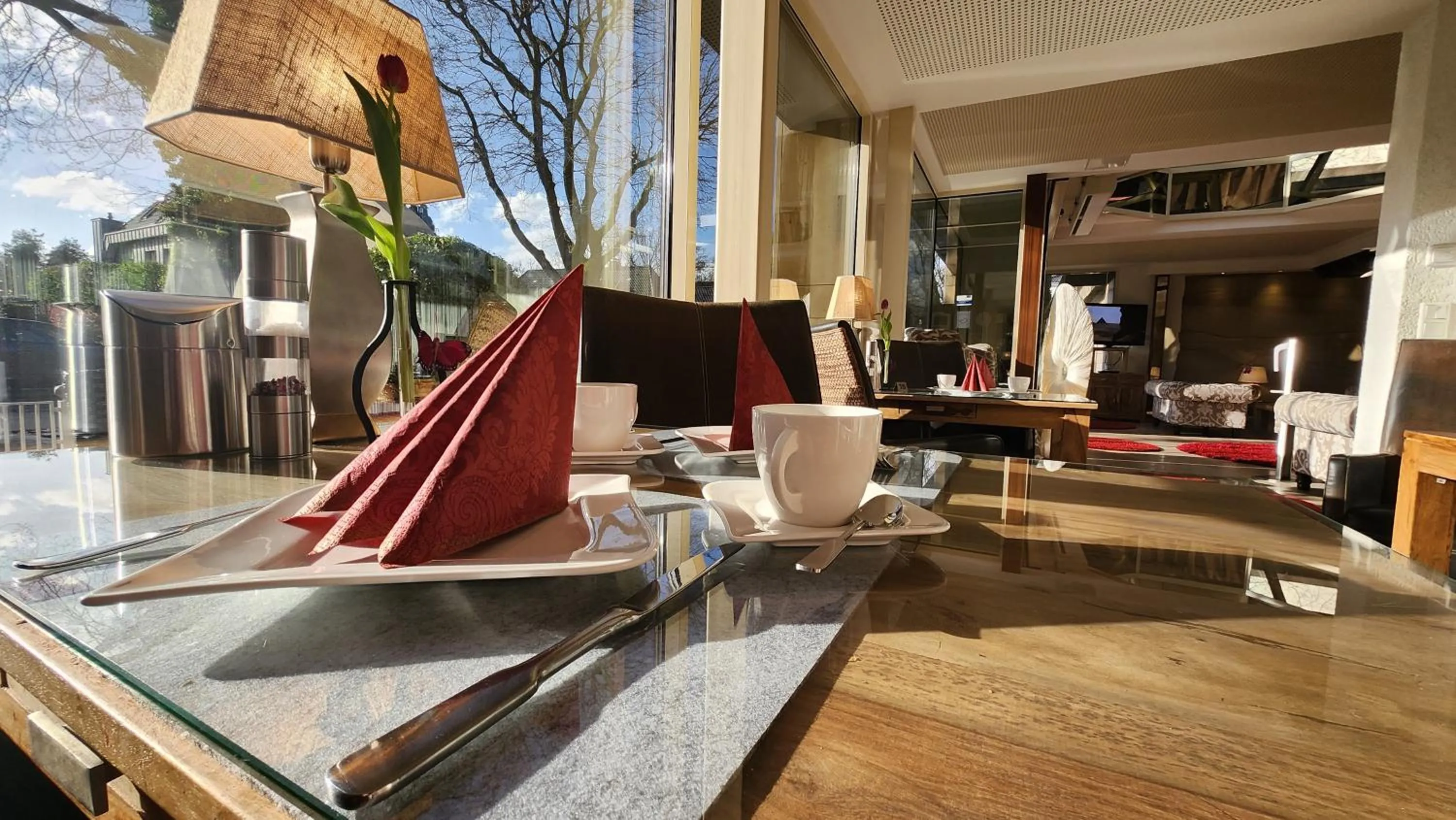 Restaurant/places to eat in Villa am Park