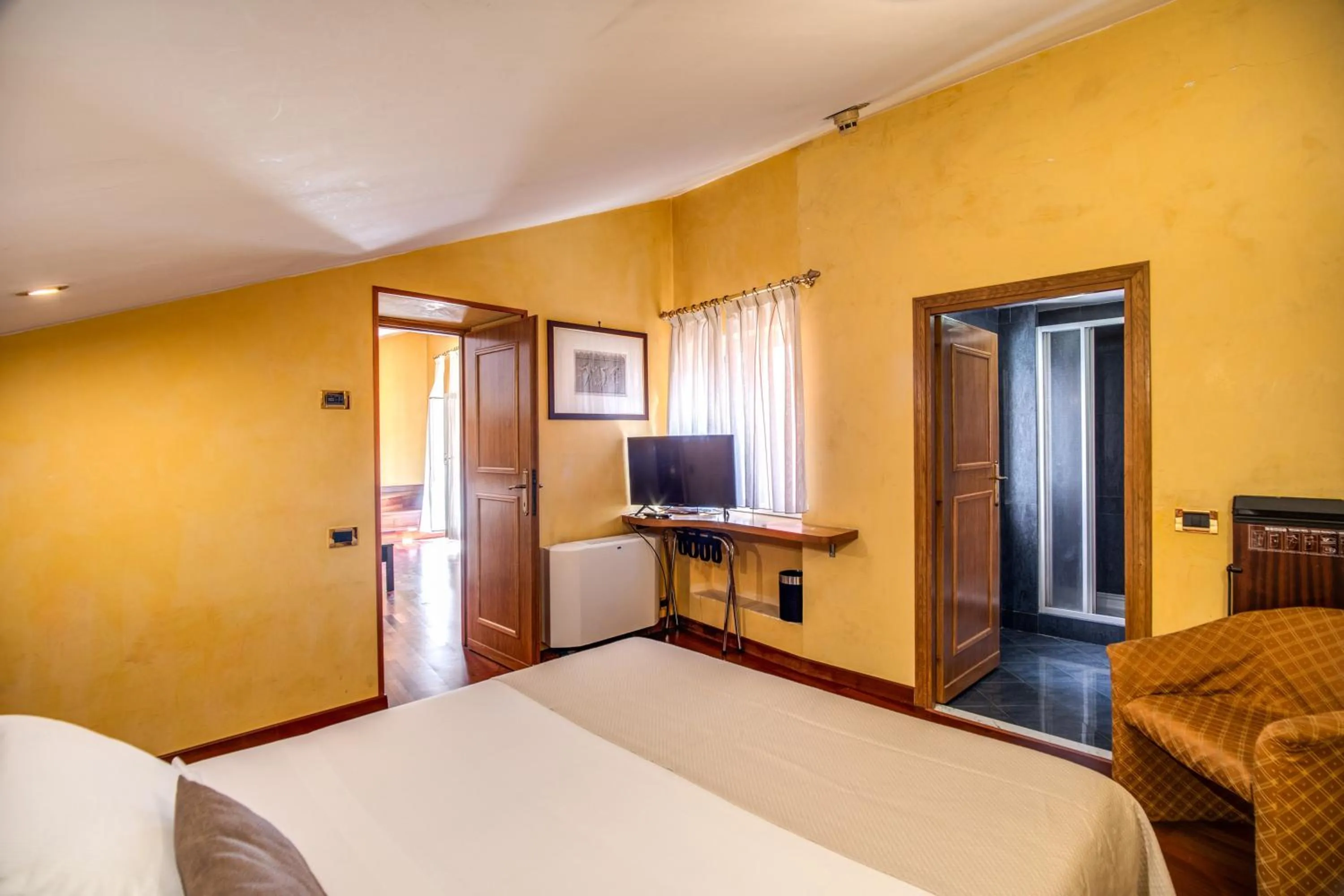 TV and multimedia, Bed in Hotel Della Torre Argentina