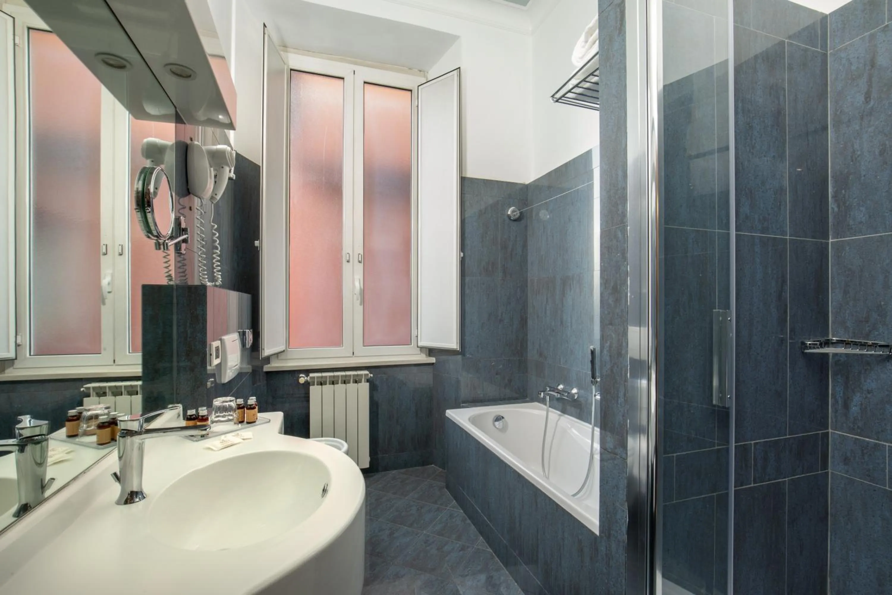 Bathroom in Hotel Della Torre Argentina