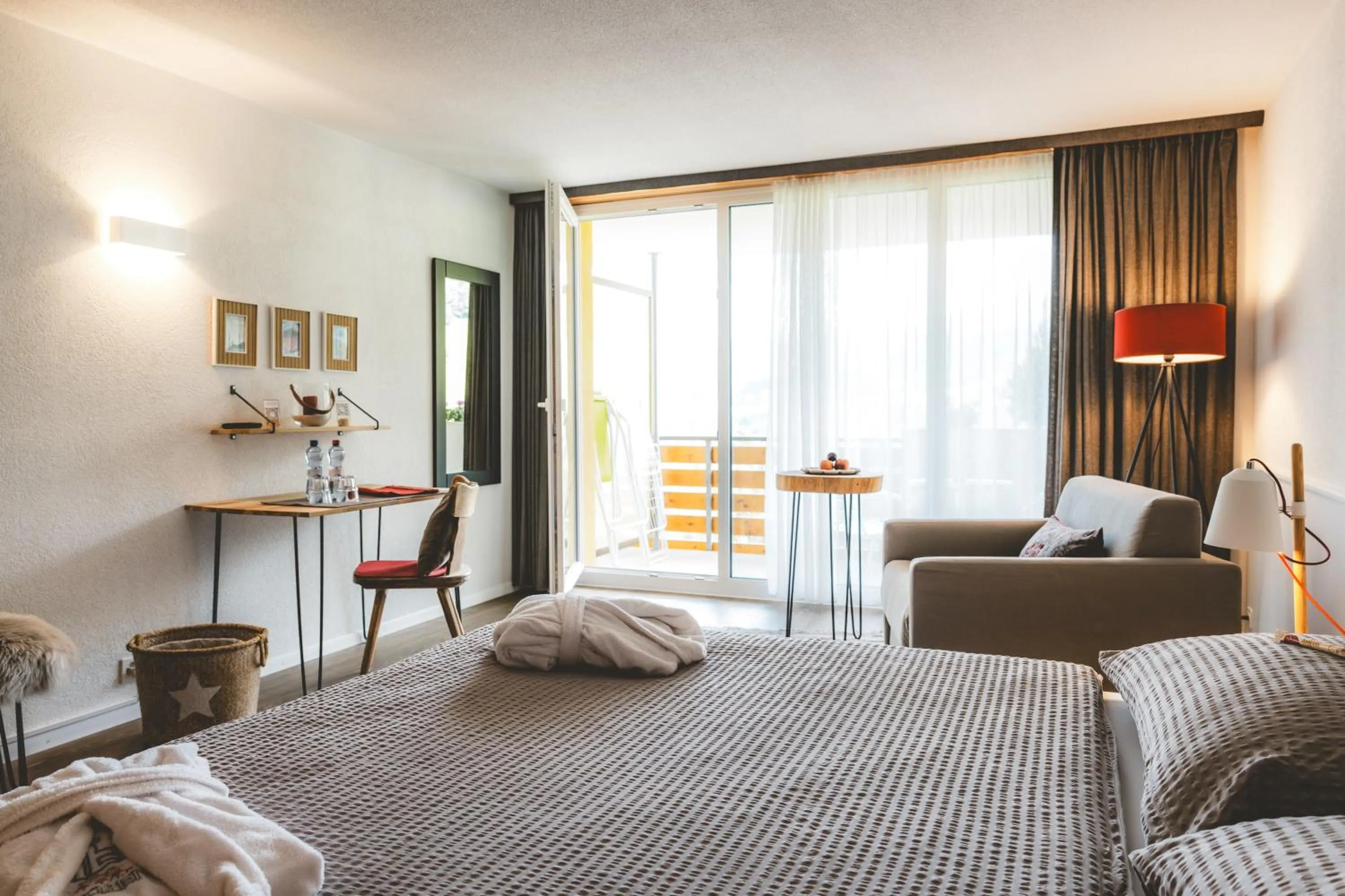 Photo of the whole room, Bed in Hotel Alfa Superieur - Leukerbad-Therme