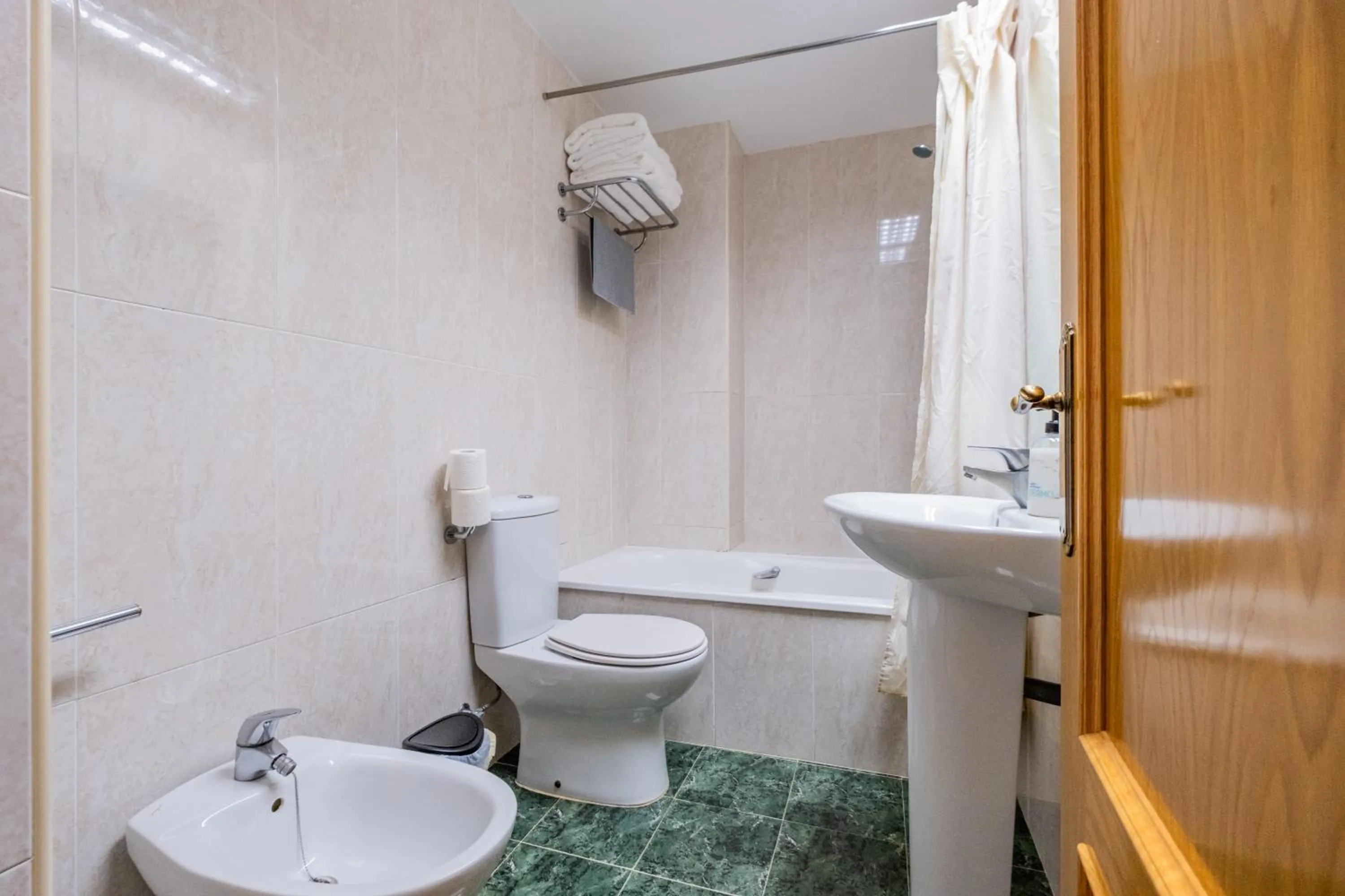 Bathroom in Apartamentos Proamar