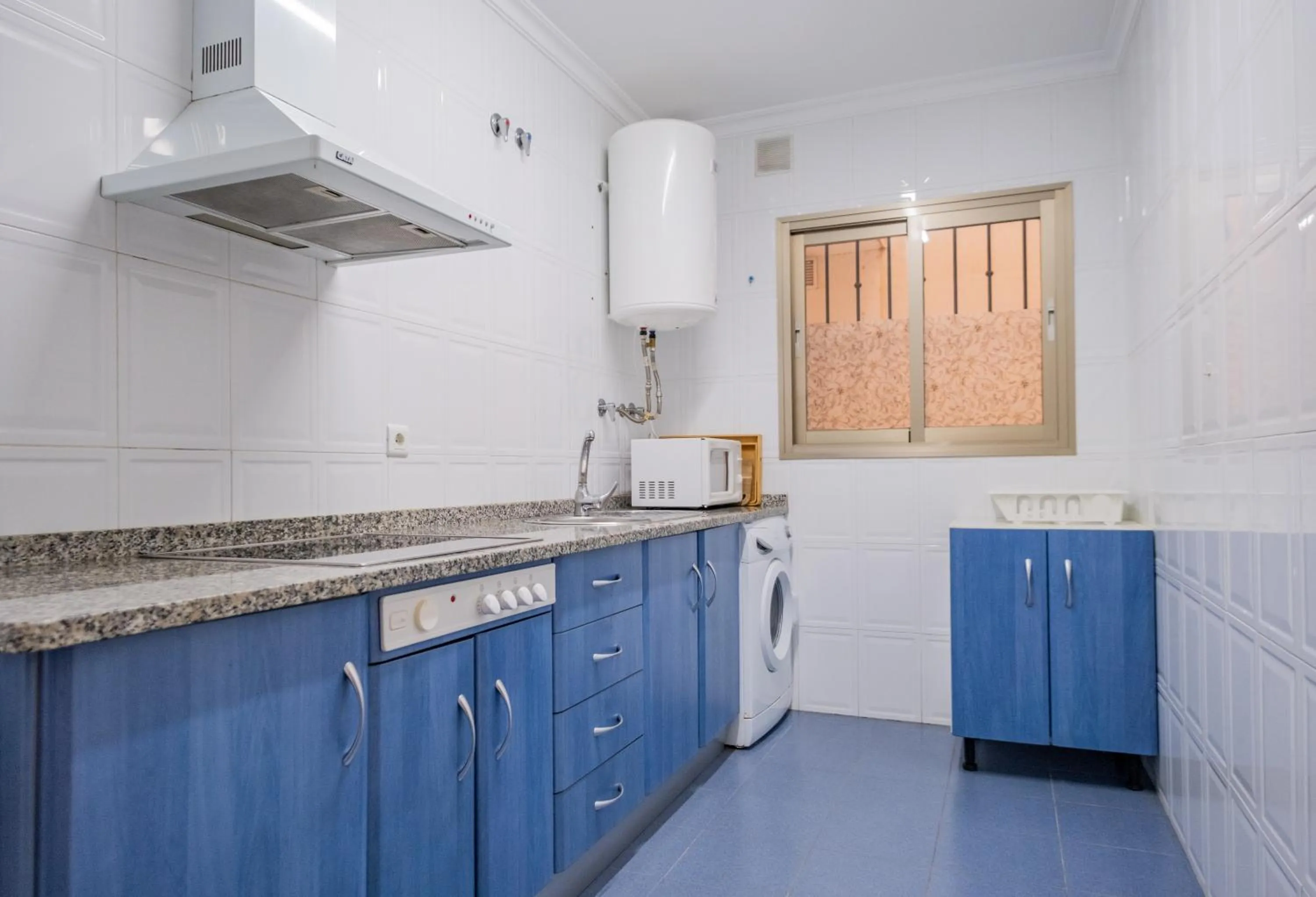 kitchen in Apartamentos Proamar