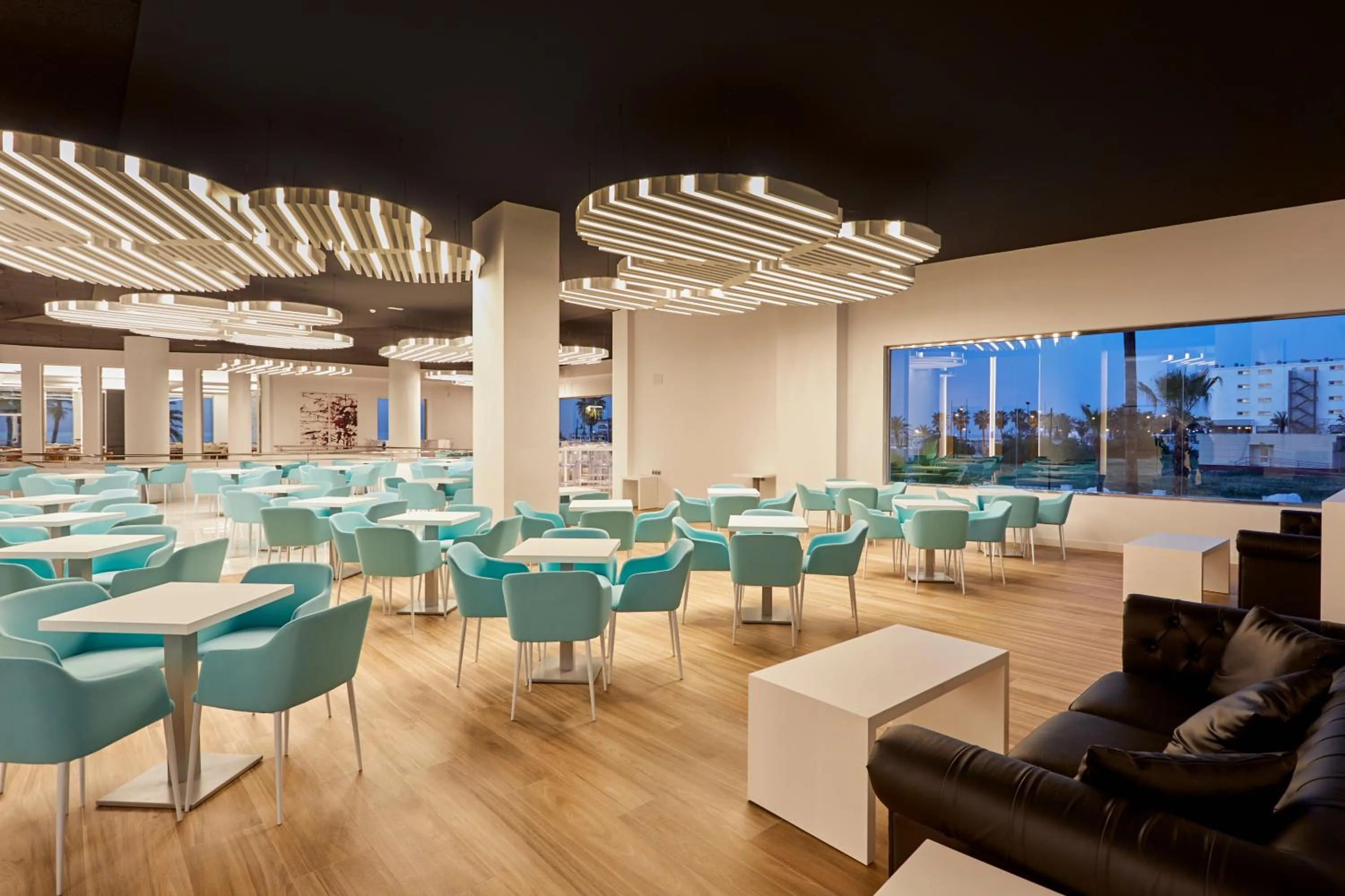 Lounge or bar in Ibersol Torremolinos Beach