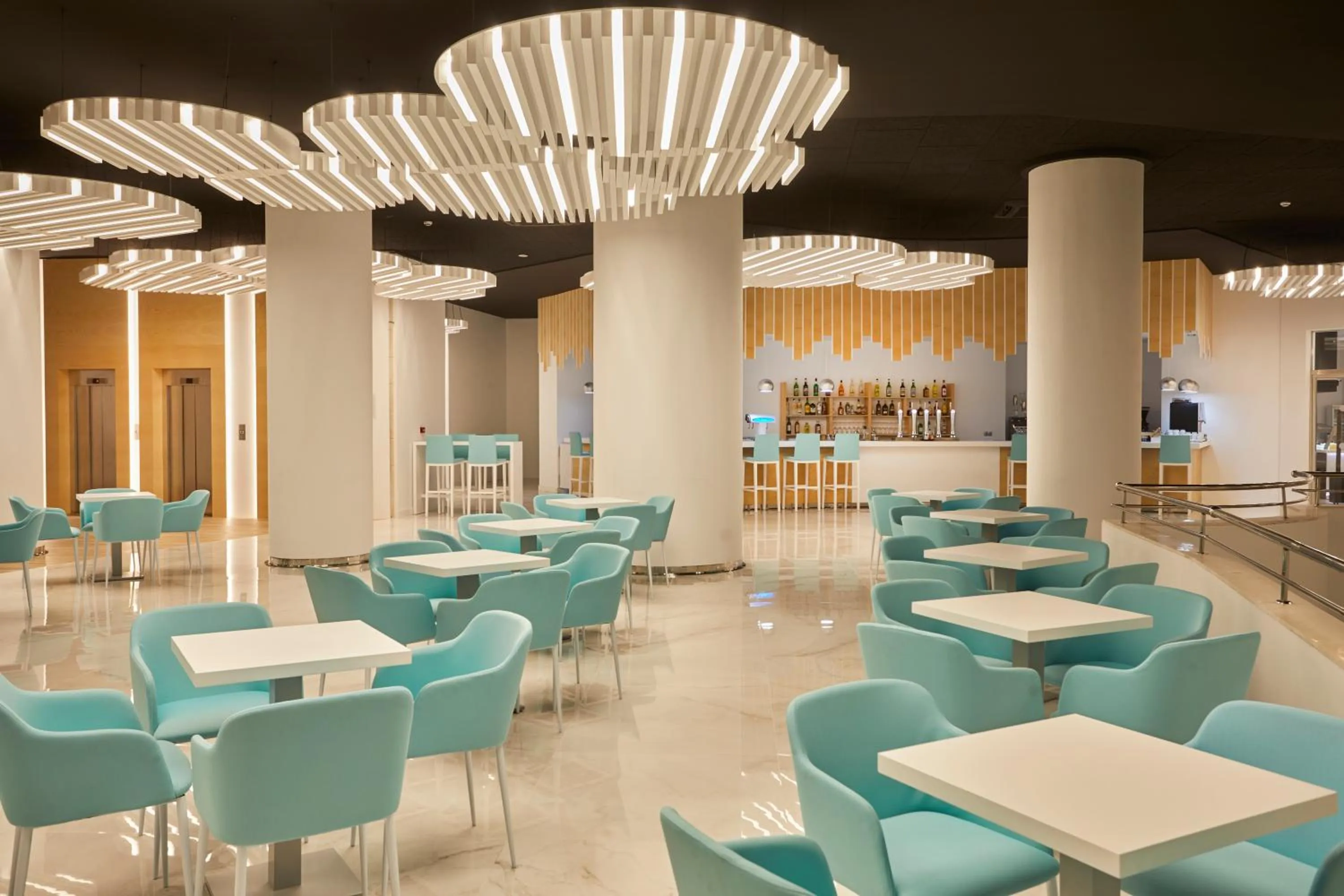 Communal lounge/ TV room in Ibersol Torremolinos Beach