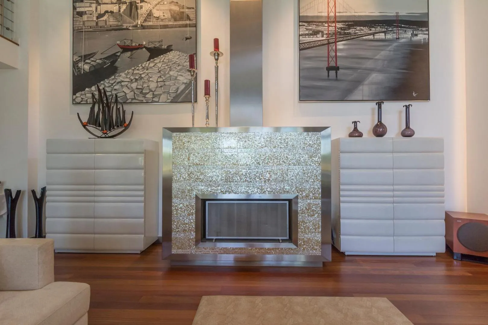 Communal lounge/ TV room in Cascais Casa Laranja Guesthouse