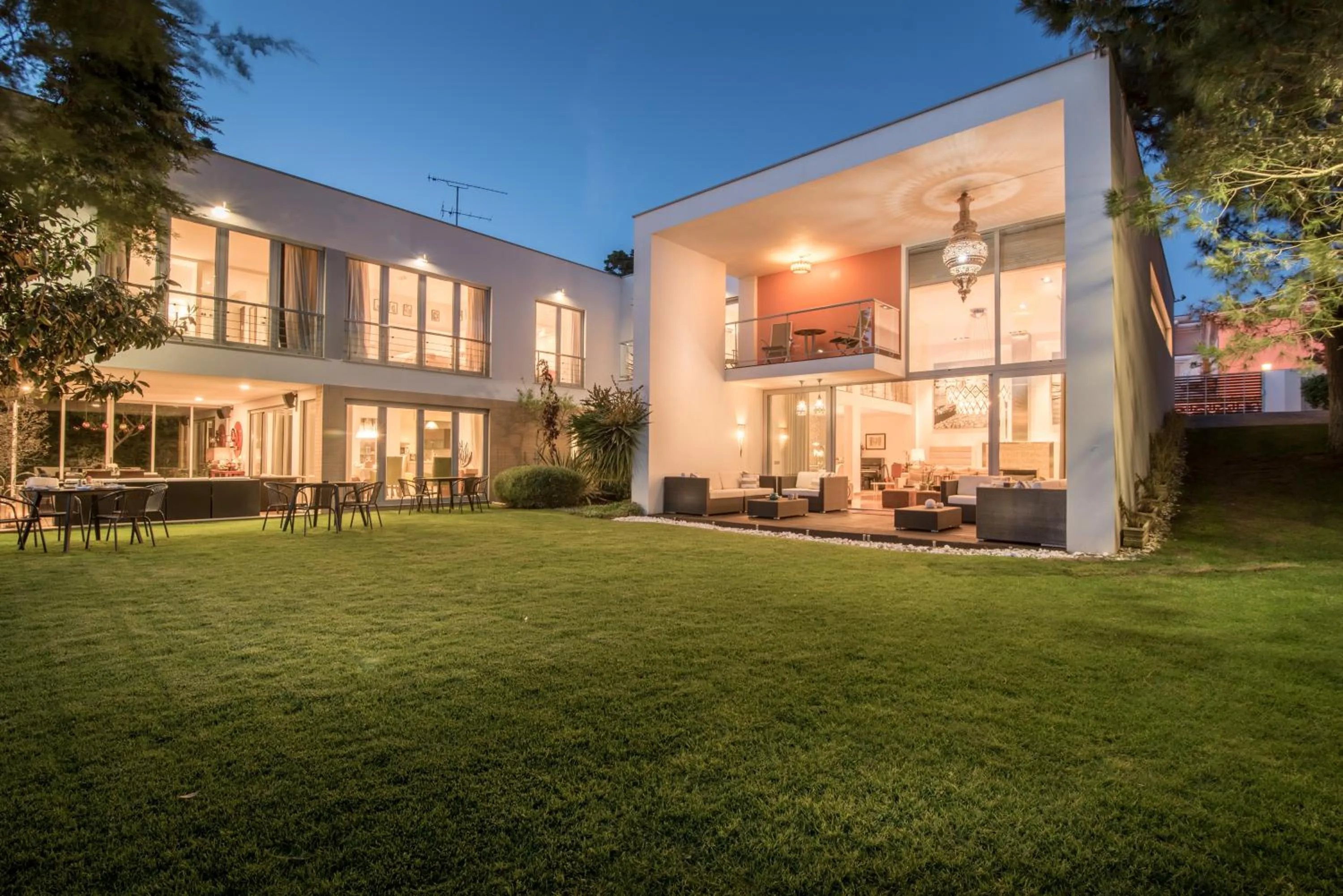 Property building in Cascais Casa Laranja Guesthouse