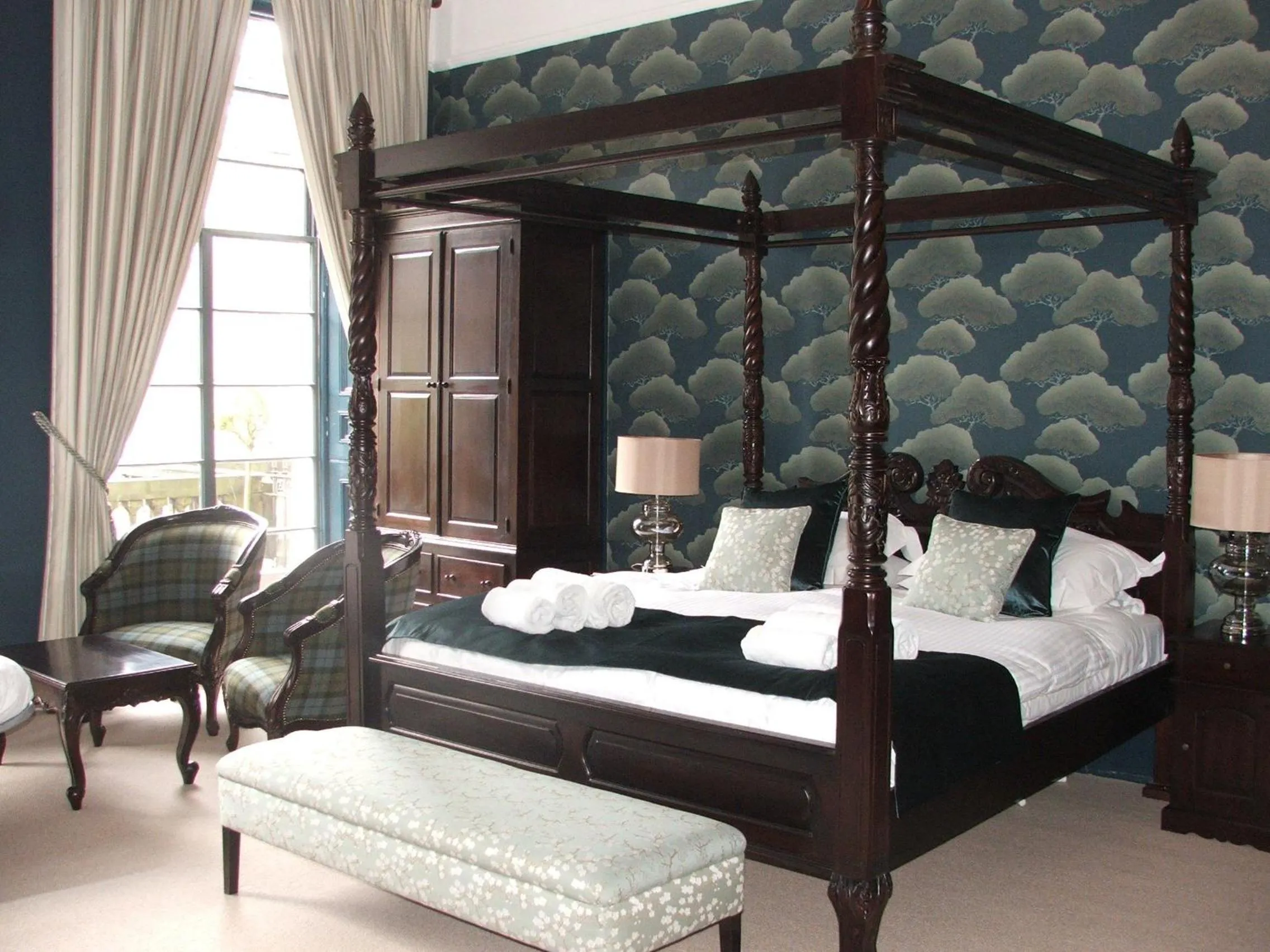 Bed in No11 Boutique Hotel & Brasserie