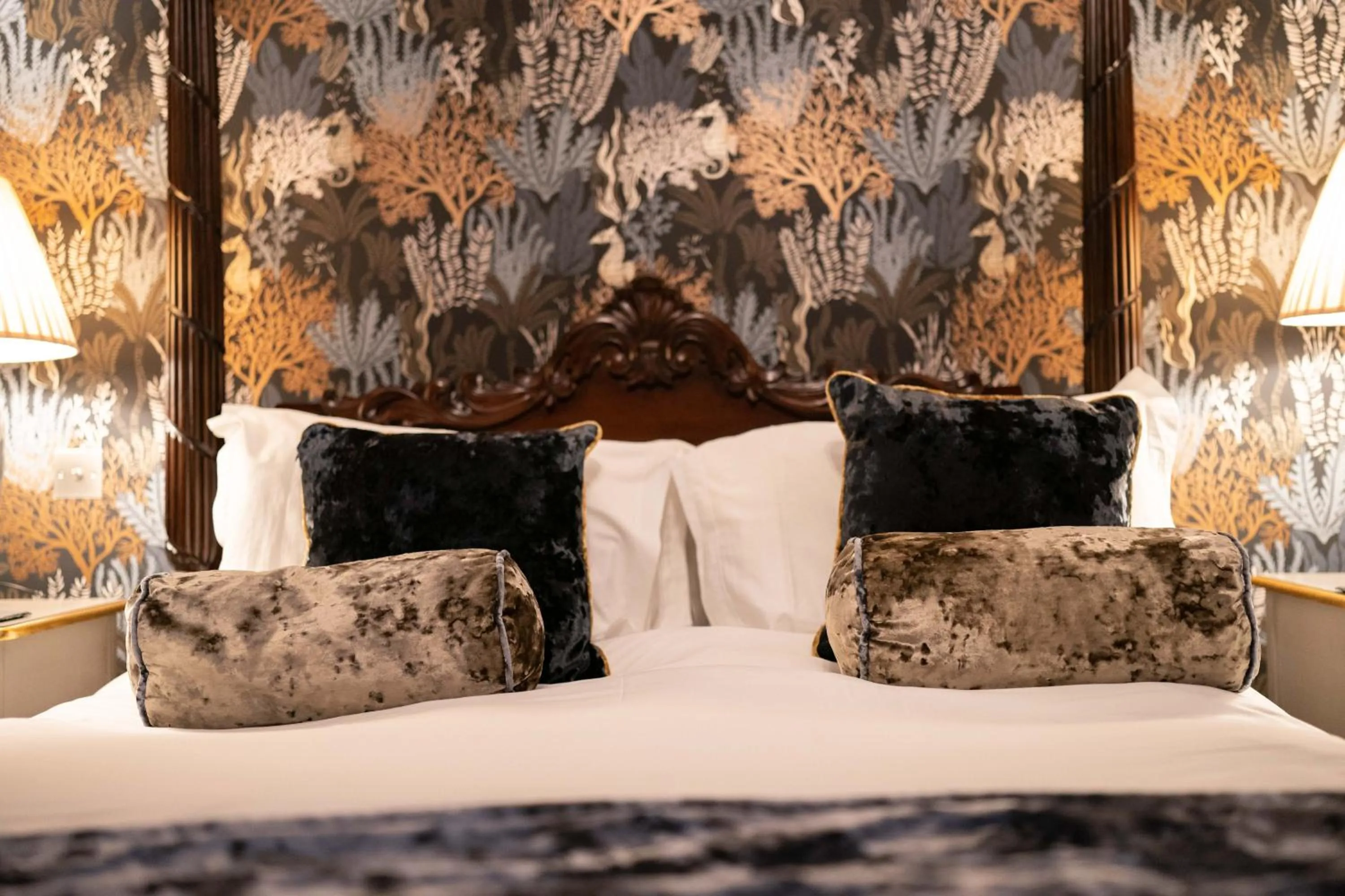 Bed in No11 Boutique Hotel & Brasserie