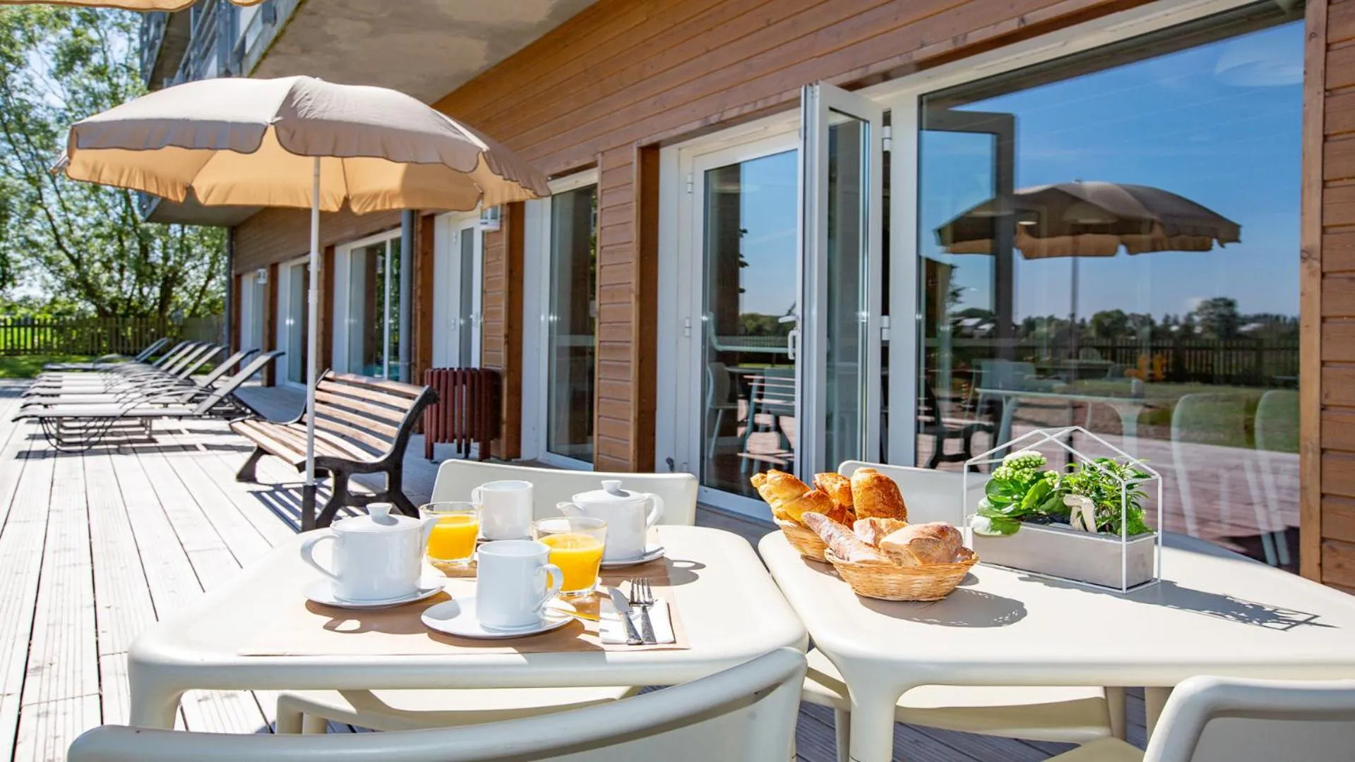 Breakfast in Vacancéole - Le Domaine du Mont - Mont St Michel