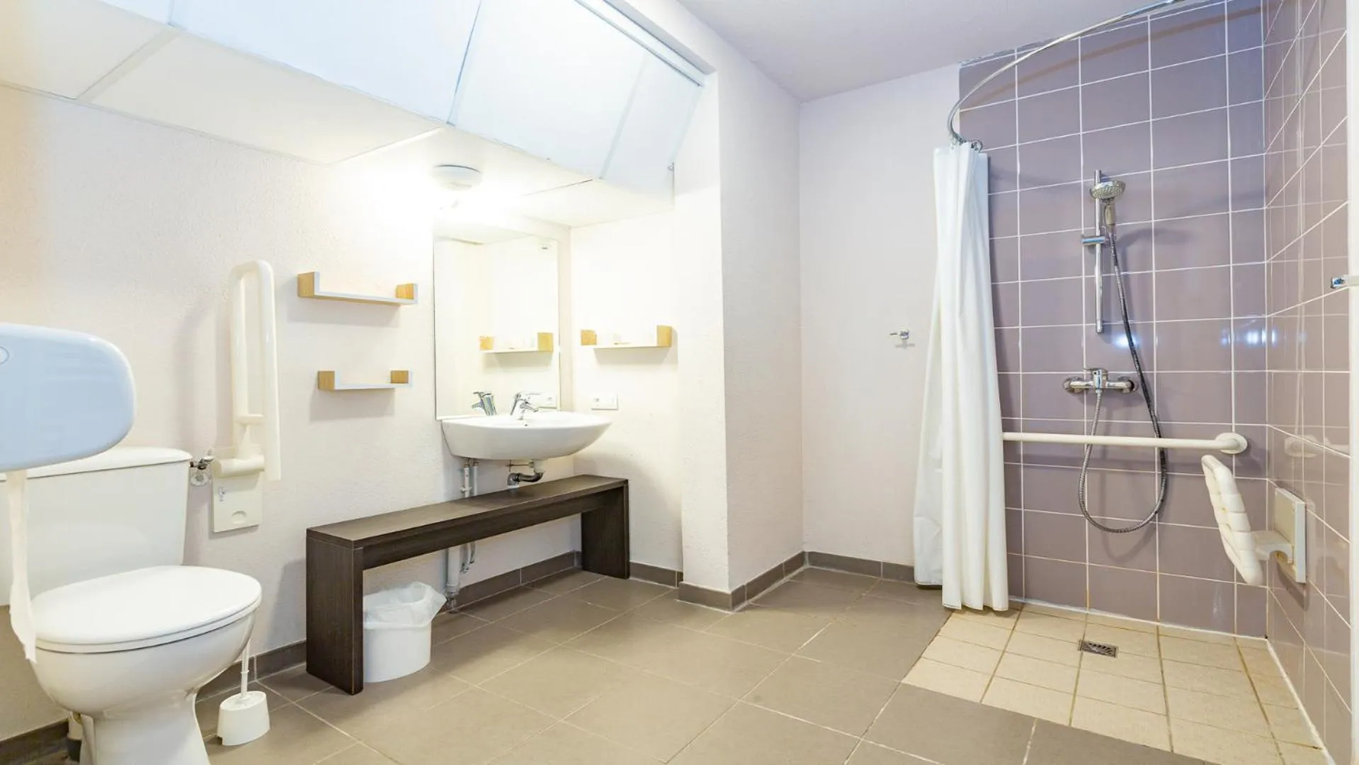 Bathroom in Vacancéole - Le Domaine du Mont - Mont St Michel