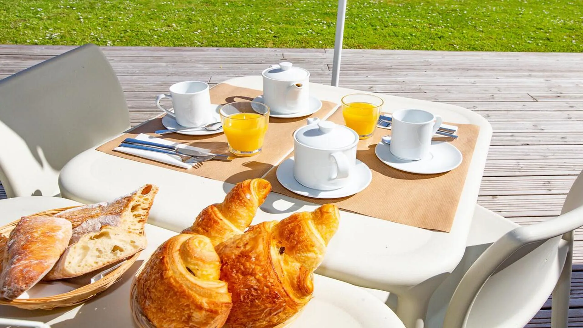 Breakfast in Vacancéole - Le Domaine du Mont - Mont St Michel
