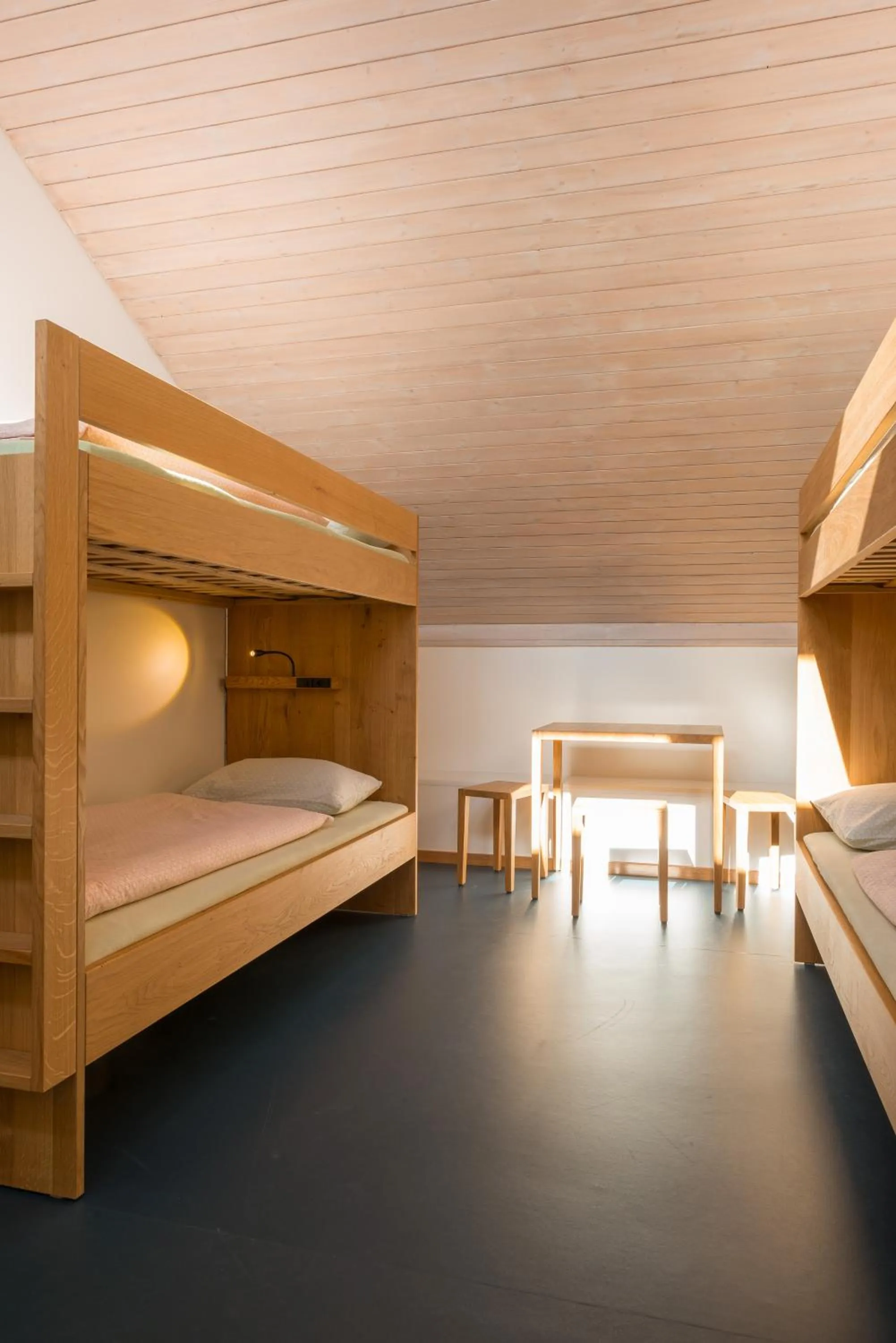 Bedroom, Bed in Zug Youth Hostel