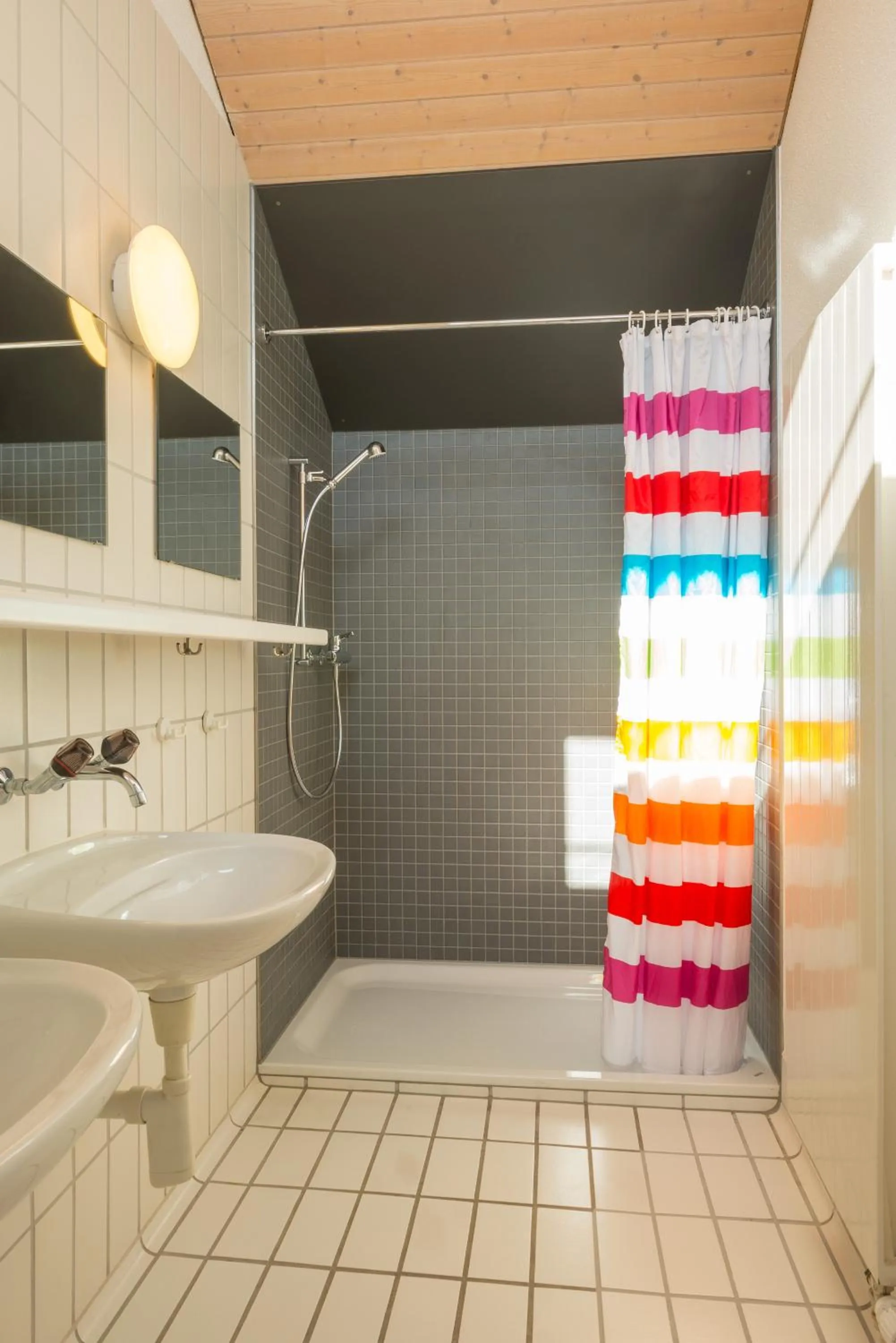 Bathroom in Zug Youth Hostel