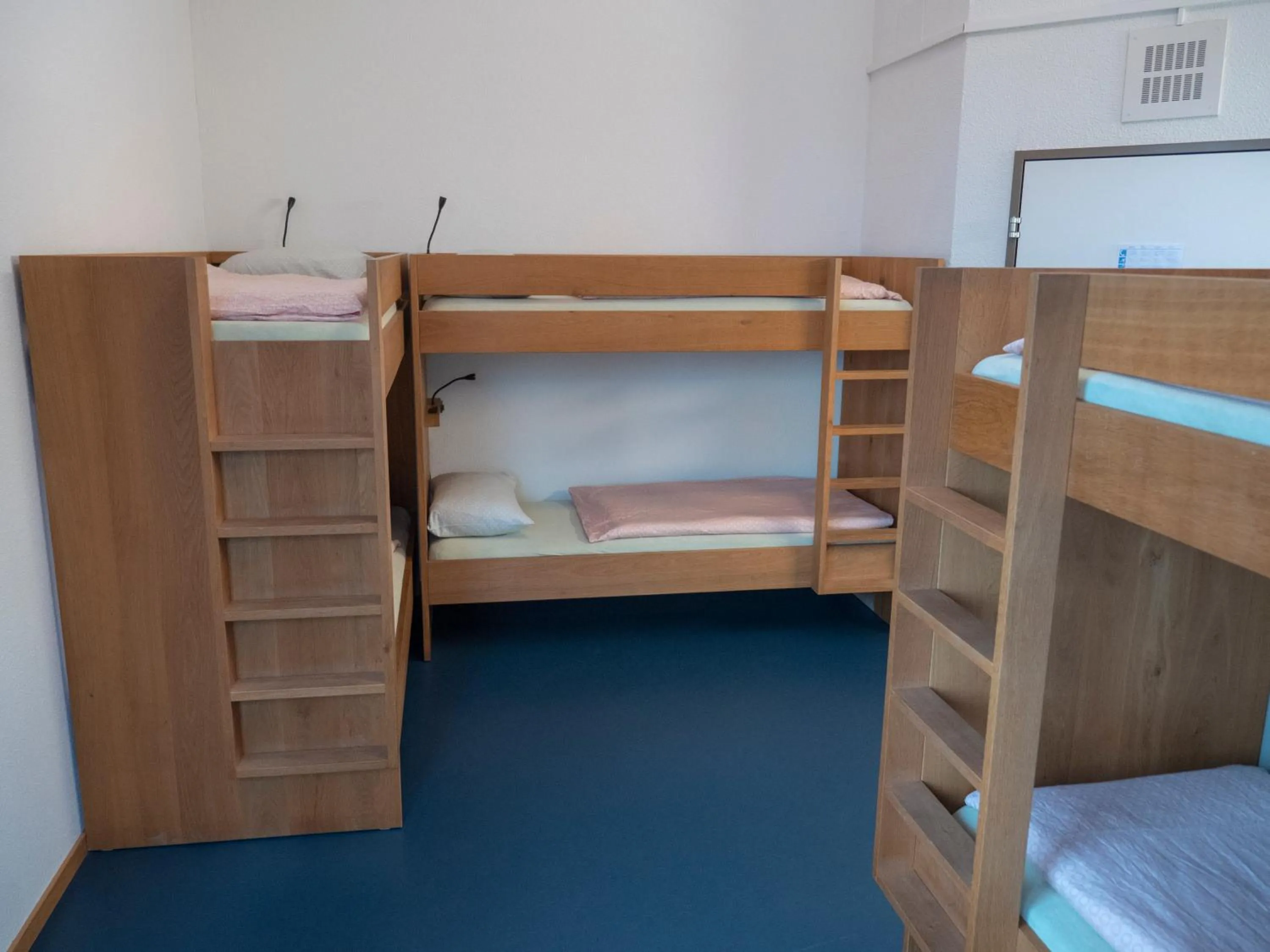 Bed in Zug Youth Hostel