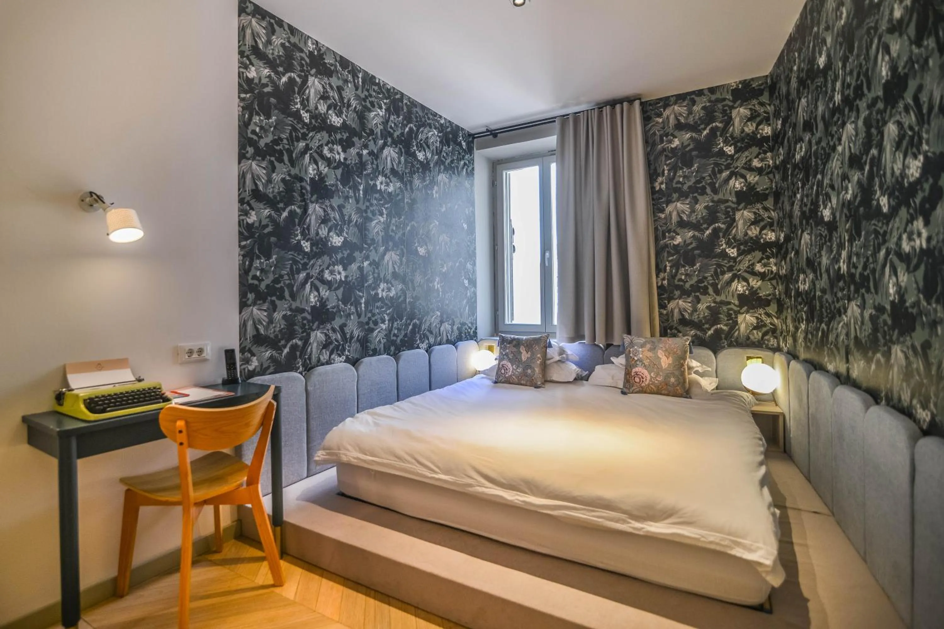 Bedroom, Bed in The Melegran