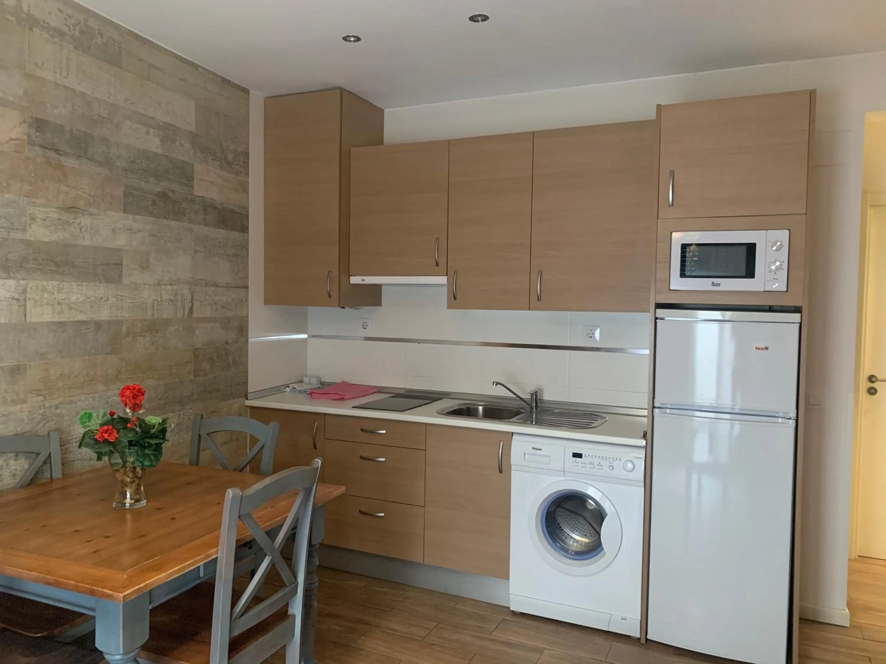 Kitchen or kitchenette in Alda Apartamentos Muralla de Toledo