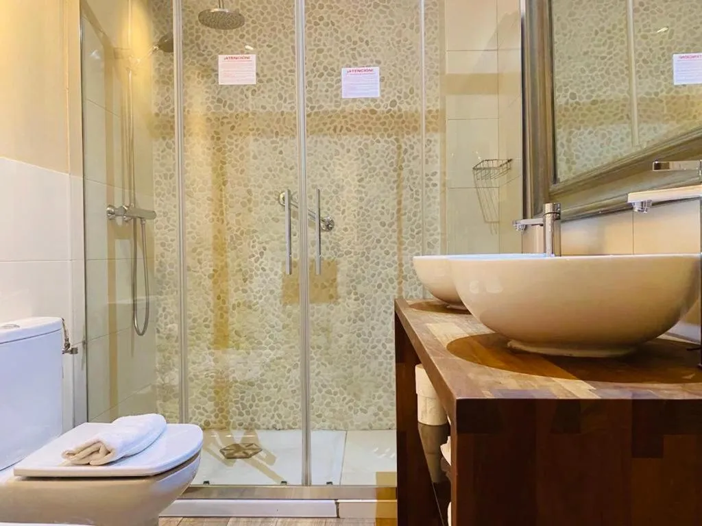 Bathroom in Alda Apartamentos Muralla de Toledo