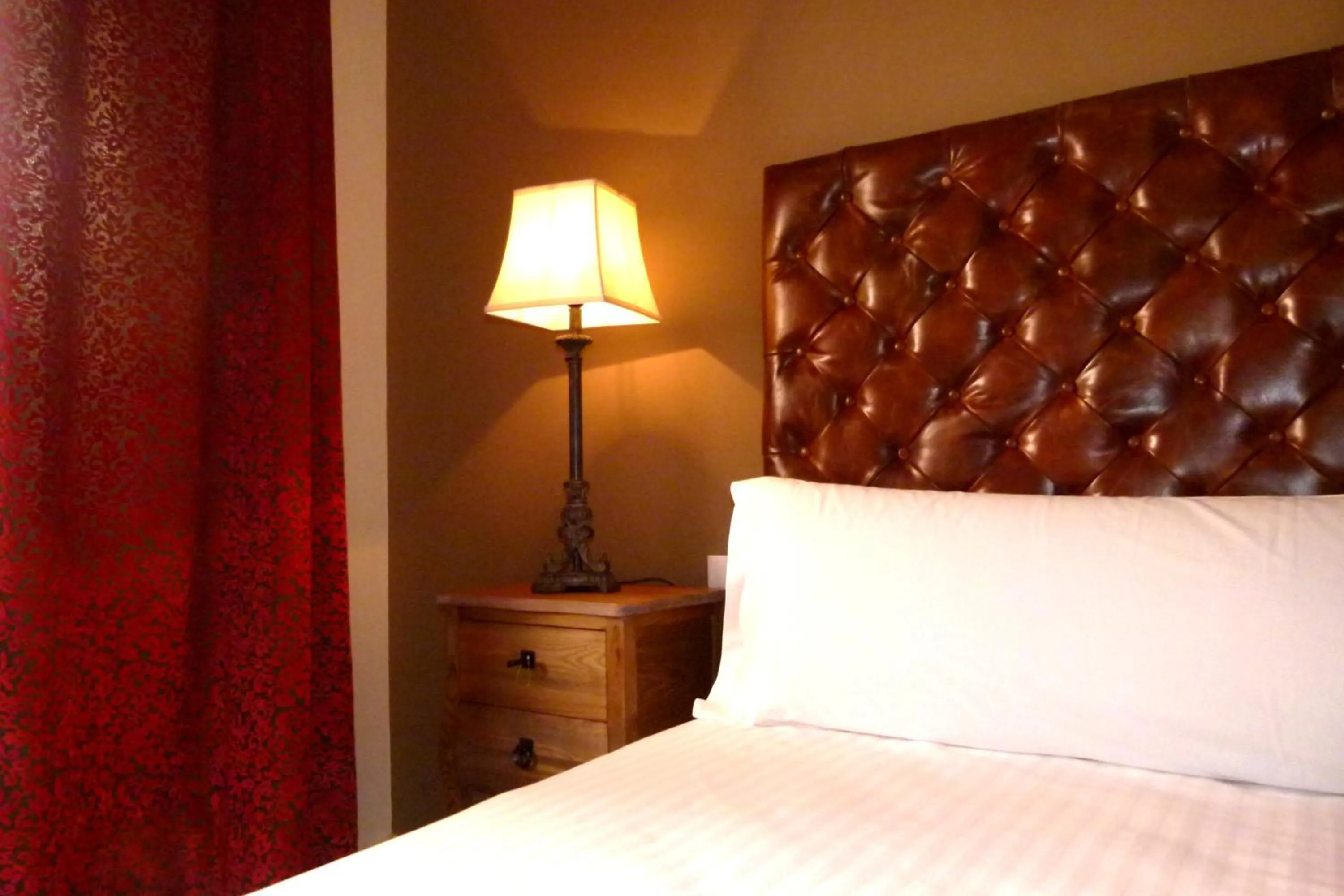 Photo of the whole room, Bed in Alda Apartamentos Muralla de Toledo