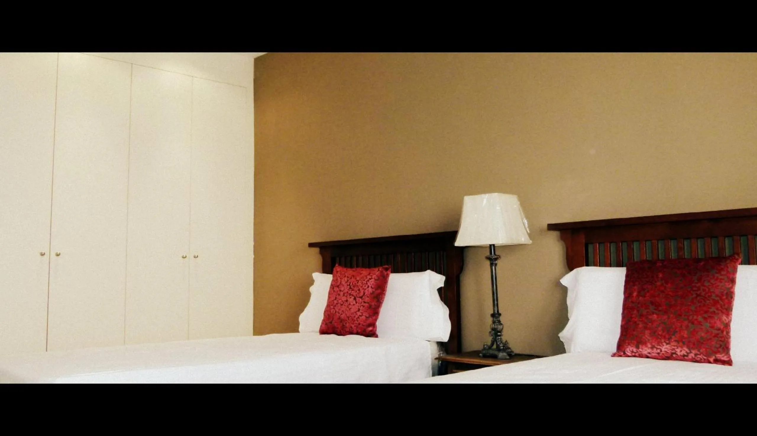 Photo of the whole room, Bed in Alda Apartamentos Muralla de Toledo