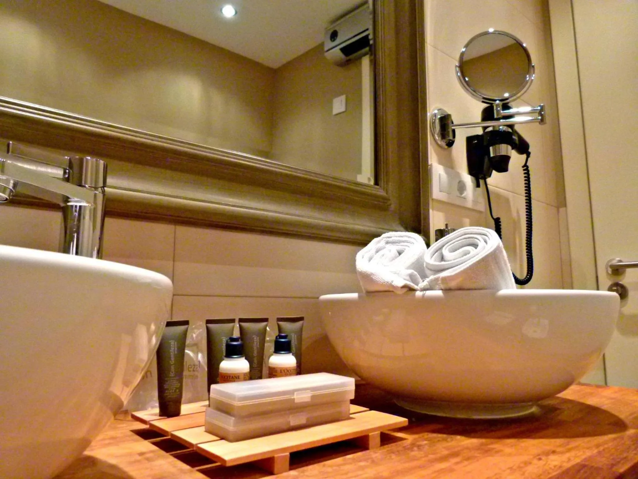 Bathroom in Alda Apartamentos Muralla de Toledo