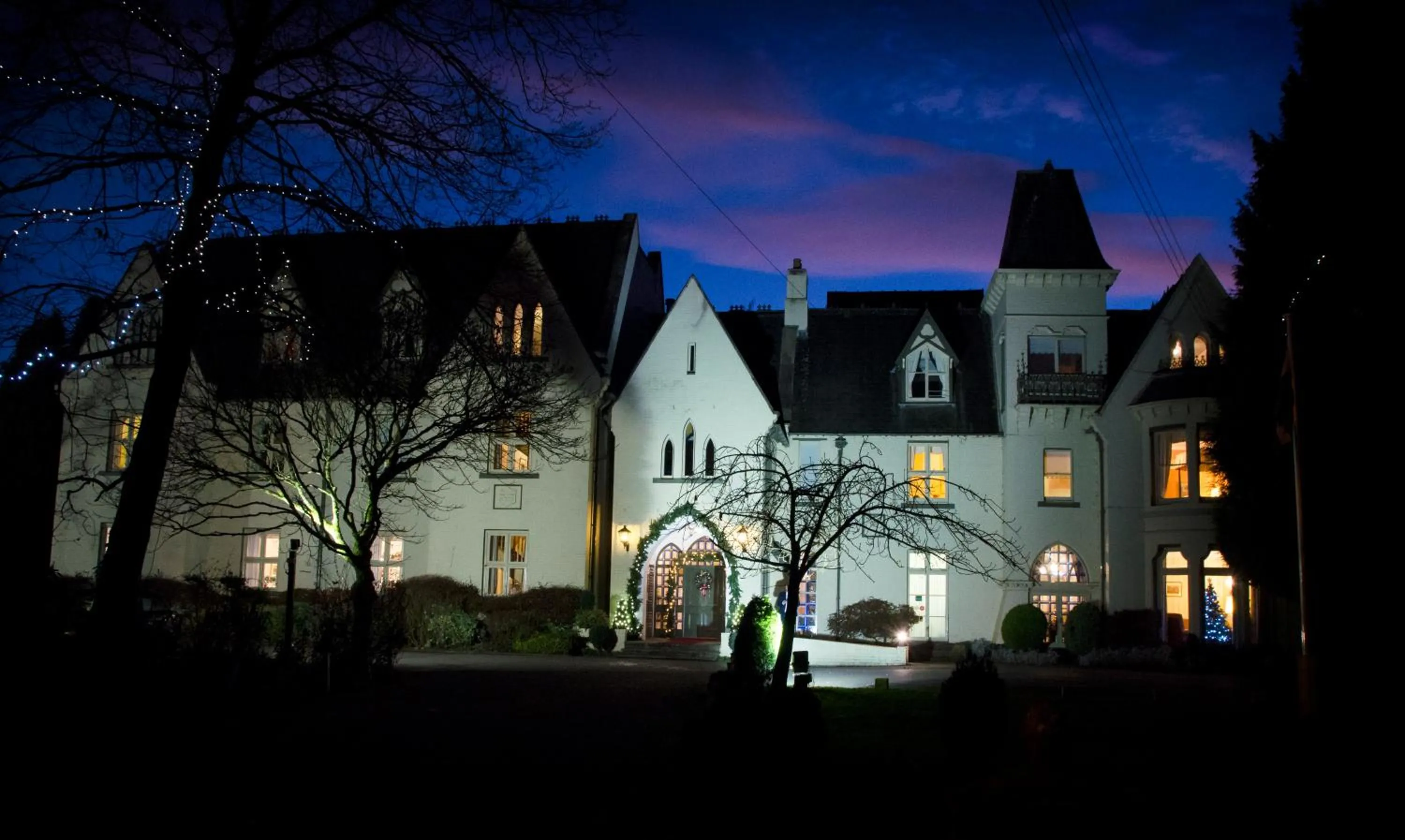 Glen-Yr-Afon House Hotel