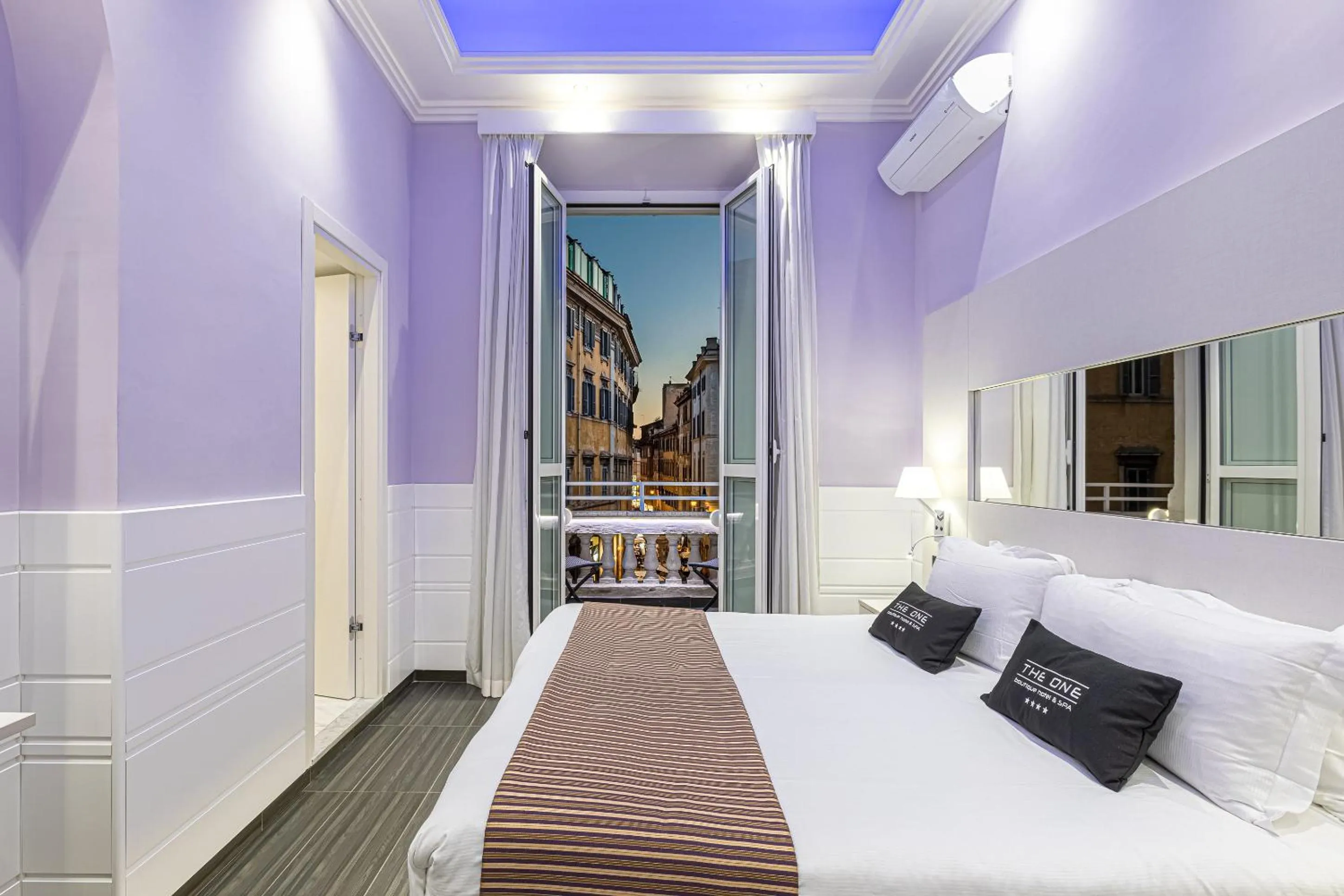 Photo of the whole room, Bed in THE ONE Boutique Hotel & SPA Rome