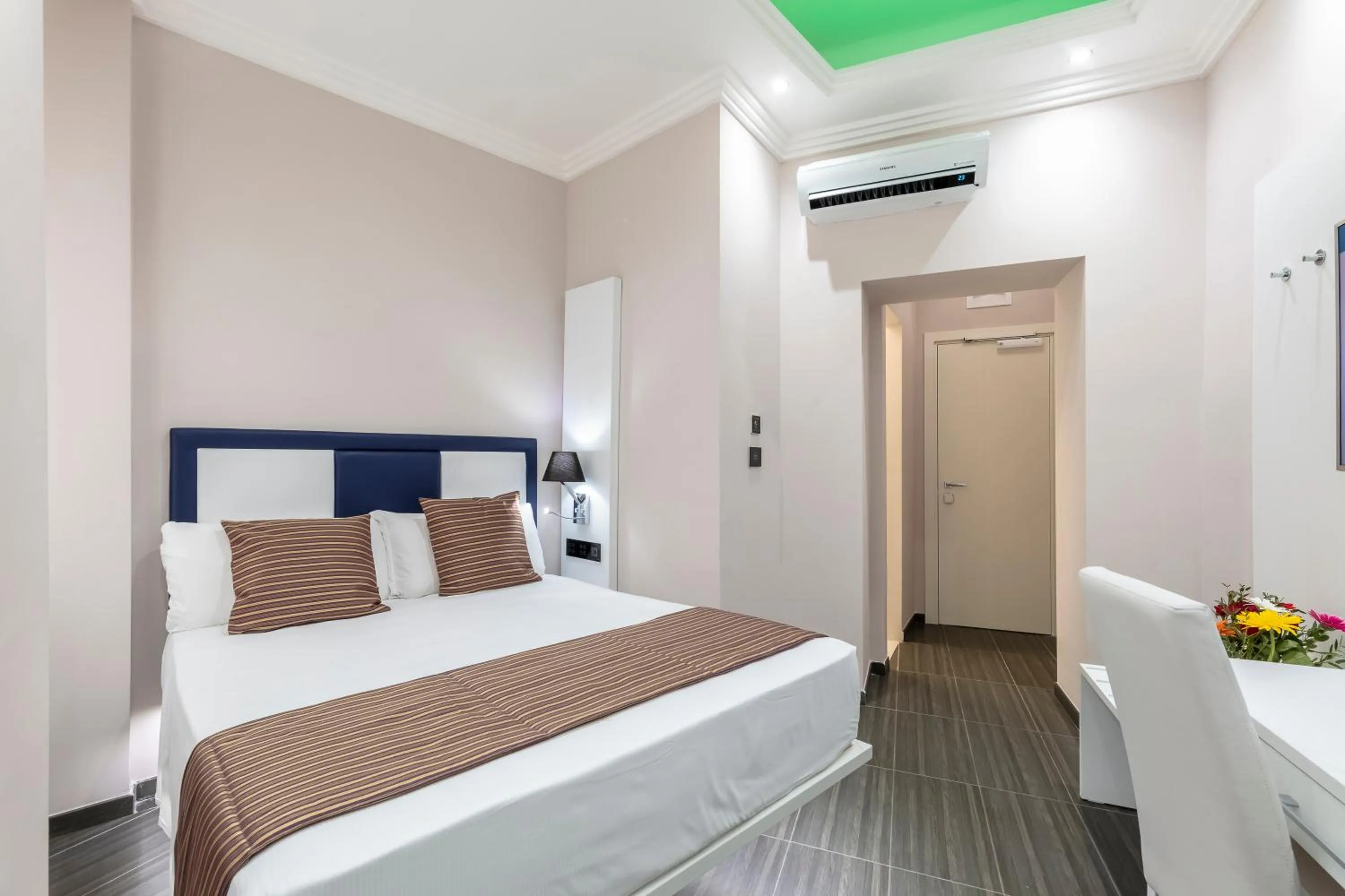 Photo of the whole room, Bed in THE ONE Boutique Hotel & SPA Rome