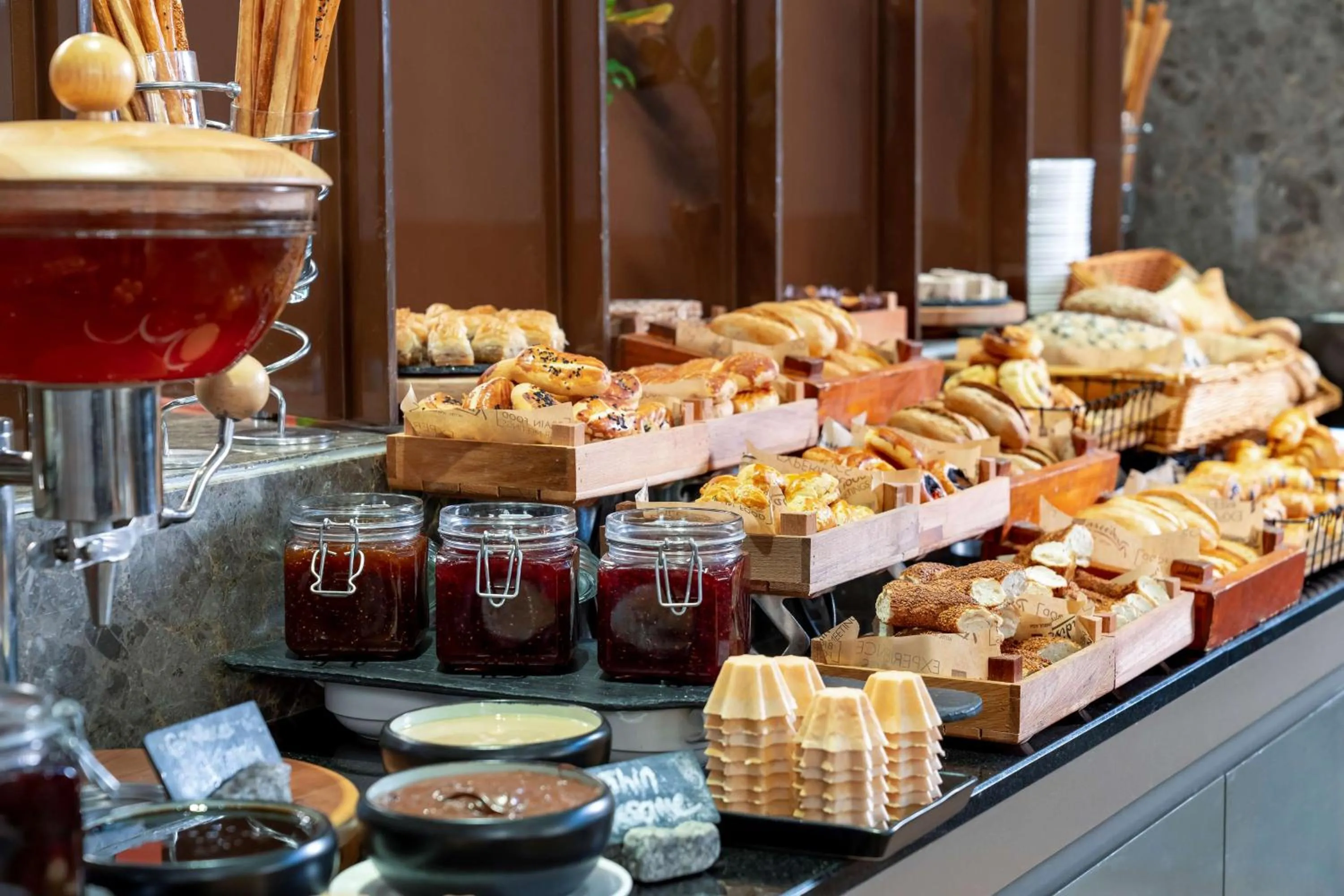 Restaurant/places to eat in Radisson Blu Hotel Istanbul Asia