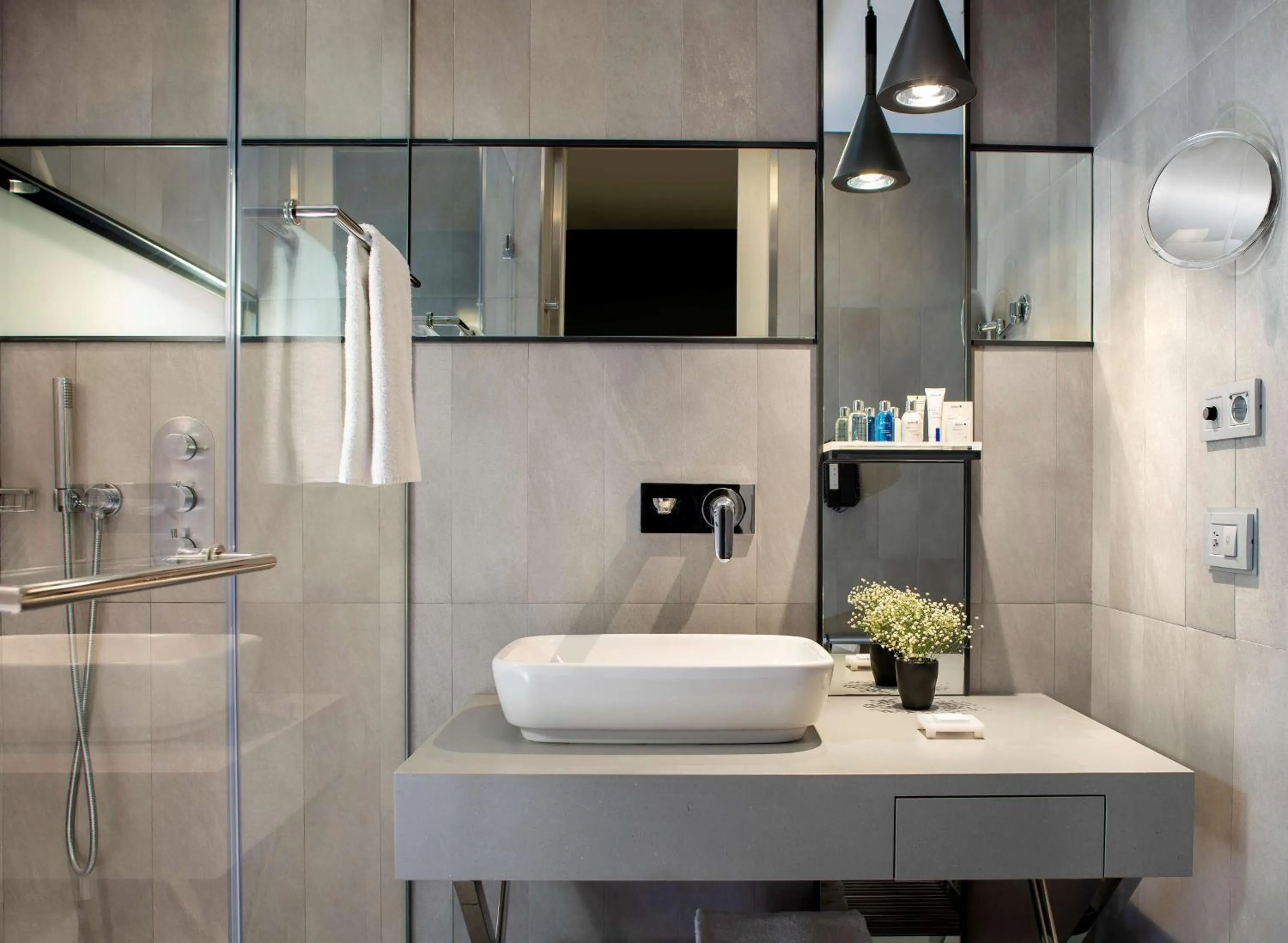 Toilet in Radisson Blu Hotel Istanbul Asia