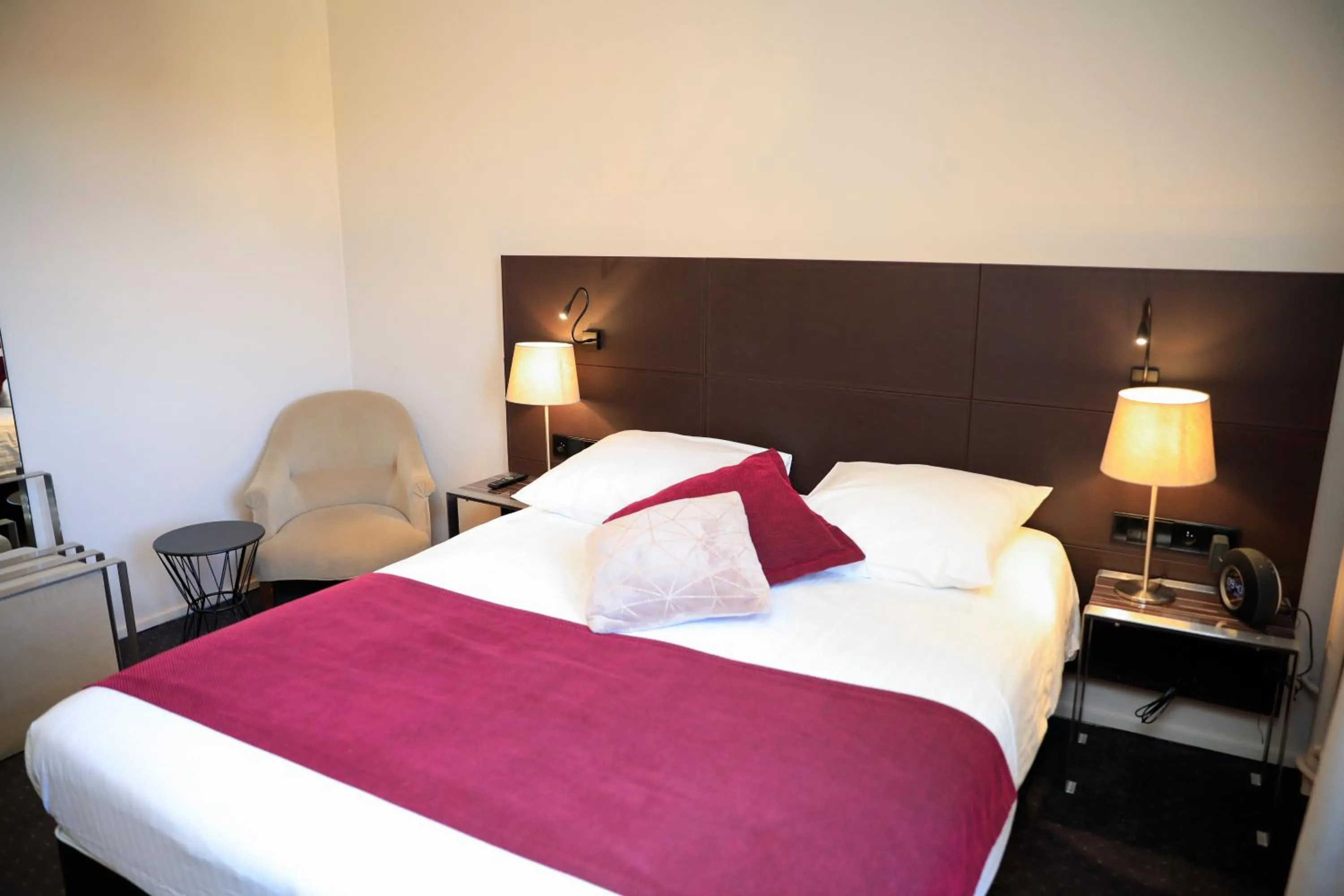 Bed in Hôtel L'Auberge Alsacienne