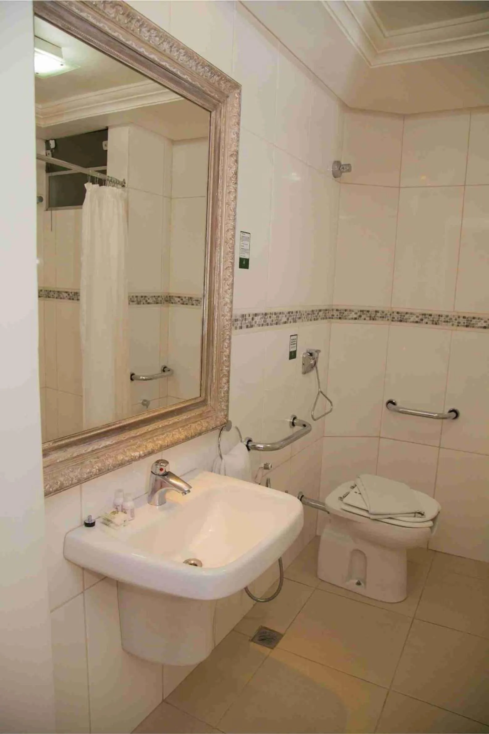 CHA Royal Plaza Hotel