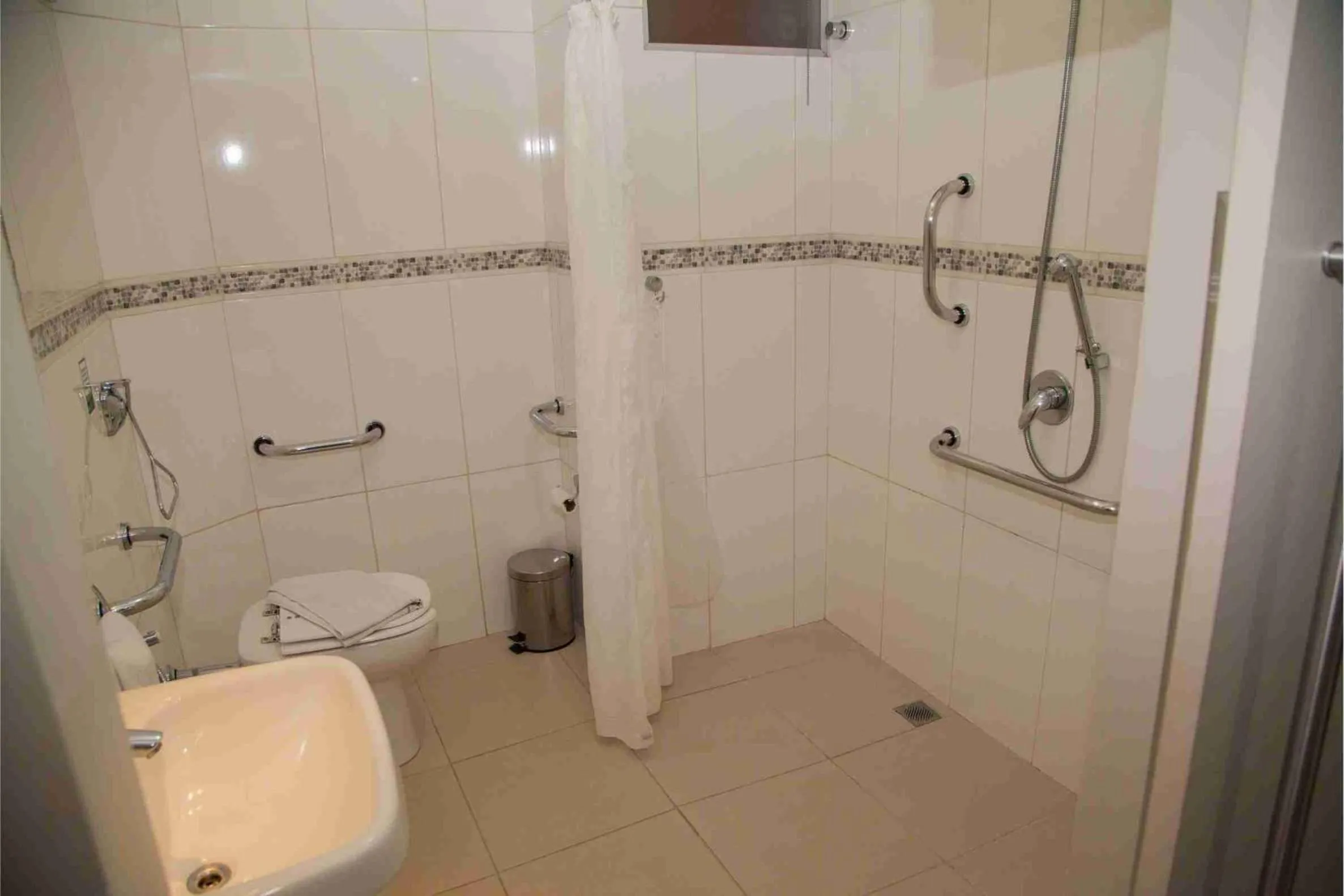 CHA Royal Plaza Hotel