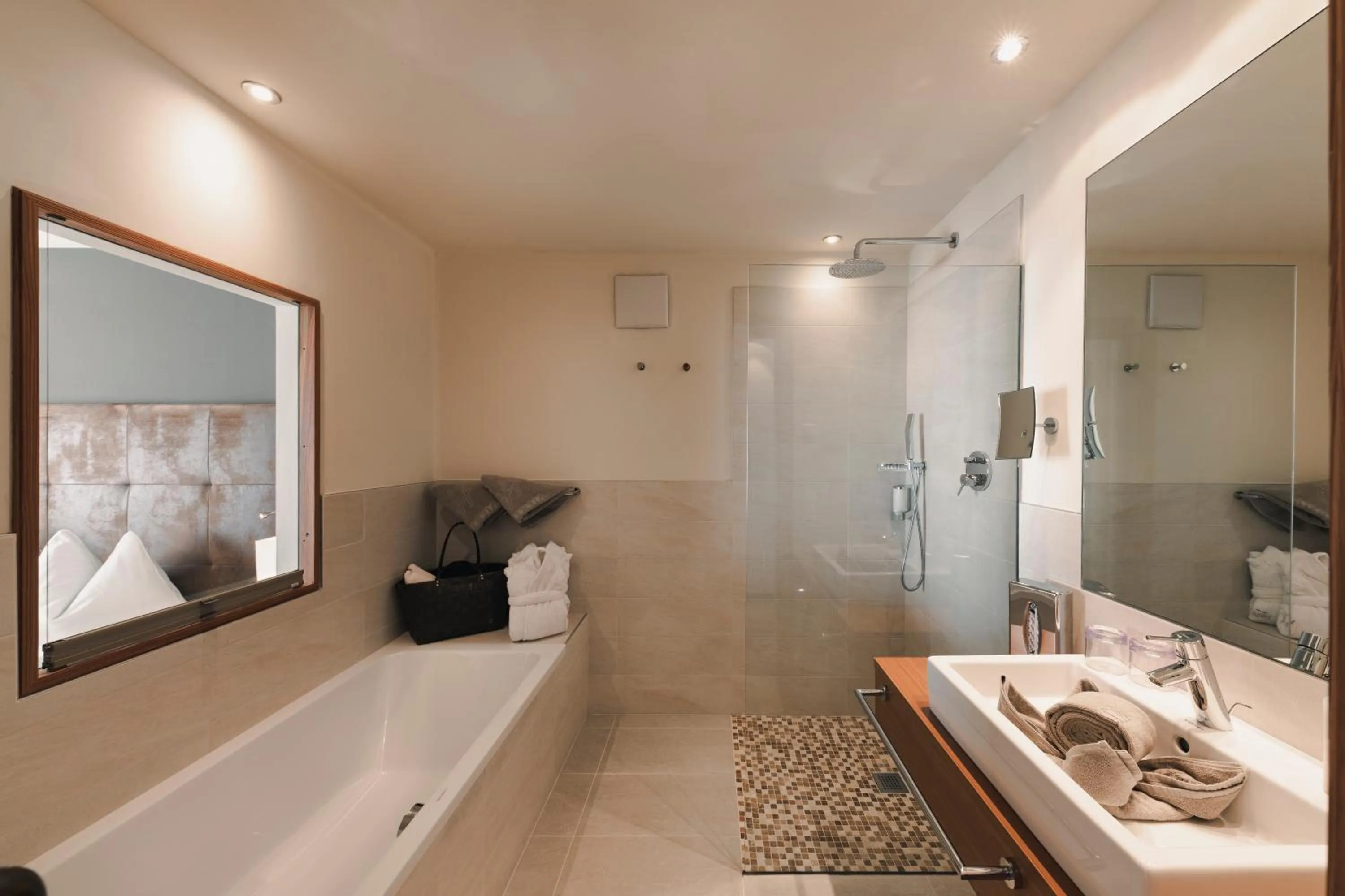 Photo of the whole room in Hotel Viertler