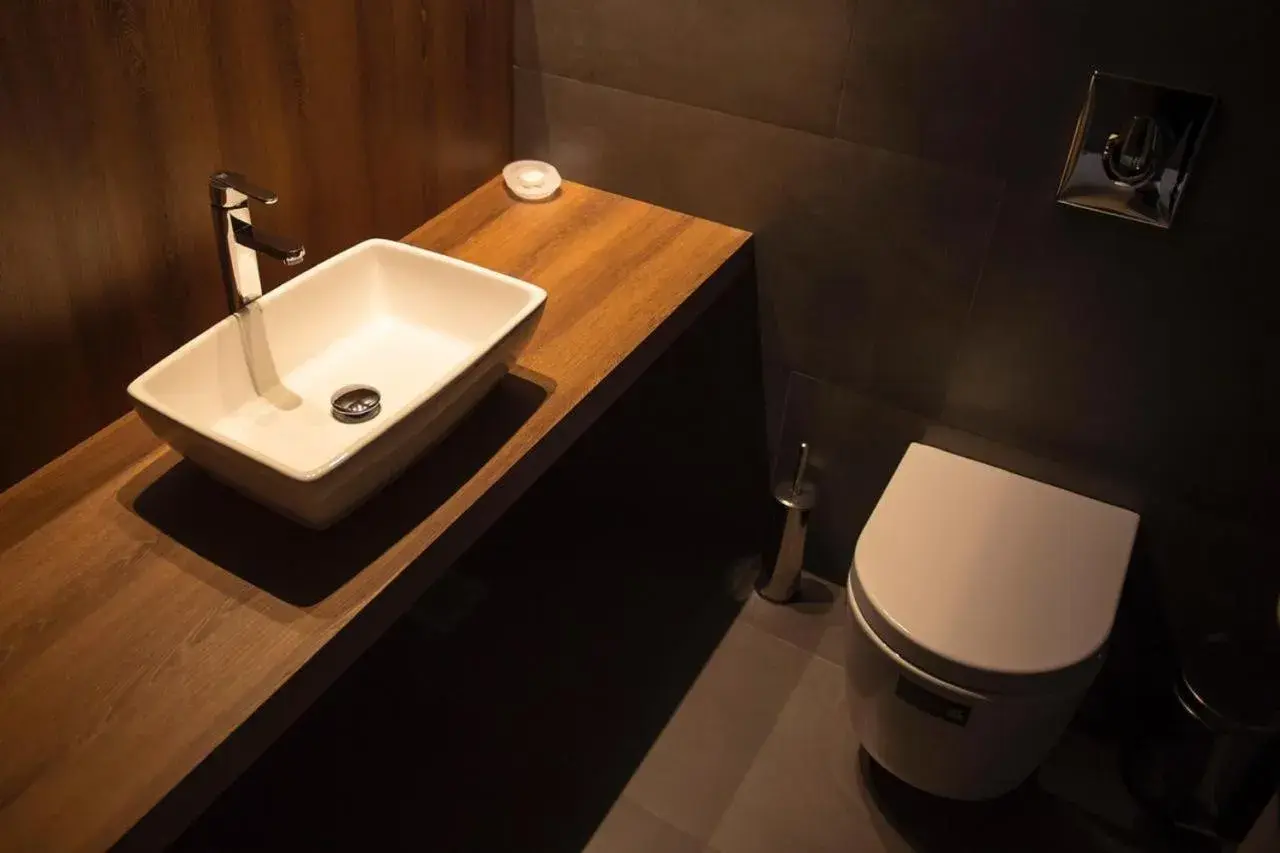 Deluxe Double or Twin Room in Le Pave Hotel Deluxe Double or Twin Room in Le Pave Hotel