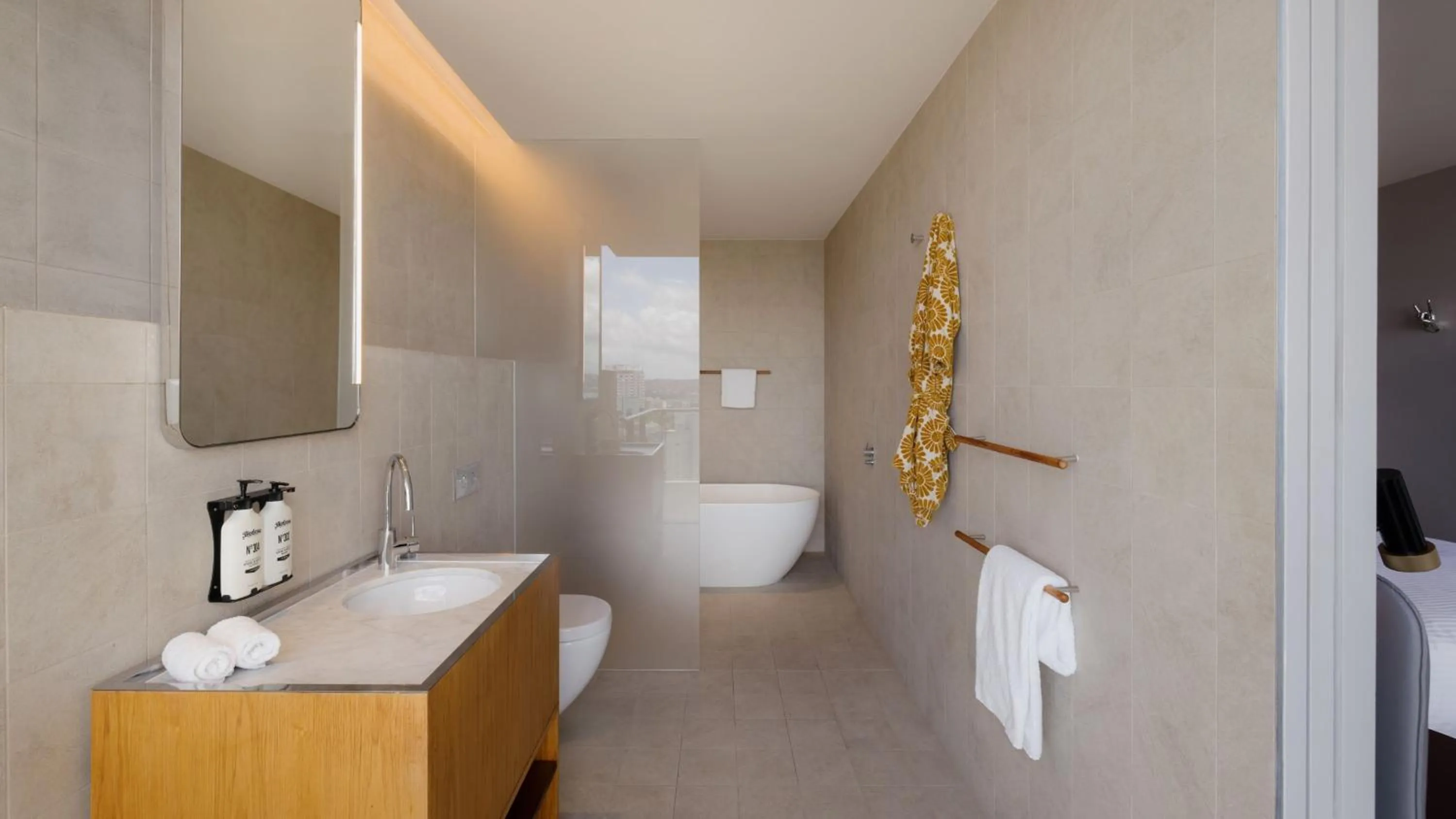 Photo of the whole room in Hotel Indigo Sydney Potts Point by IHG